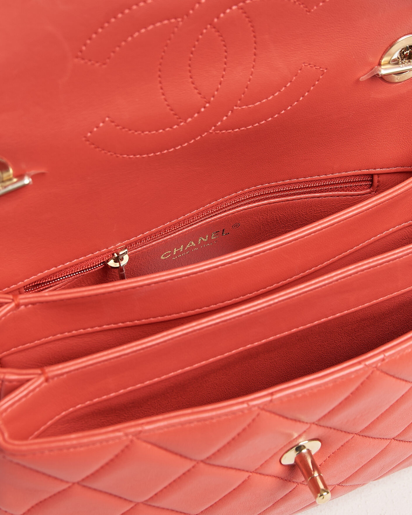 Herre | Pre-Owned & Vintage Bags | Chanel Pre-Owned | Trendy CC Top Handle Bag Coral