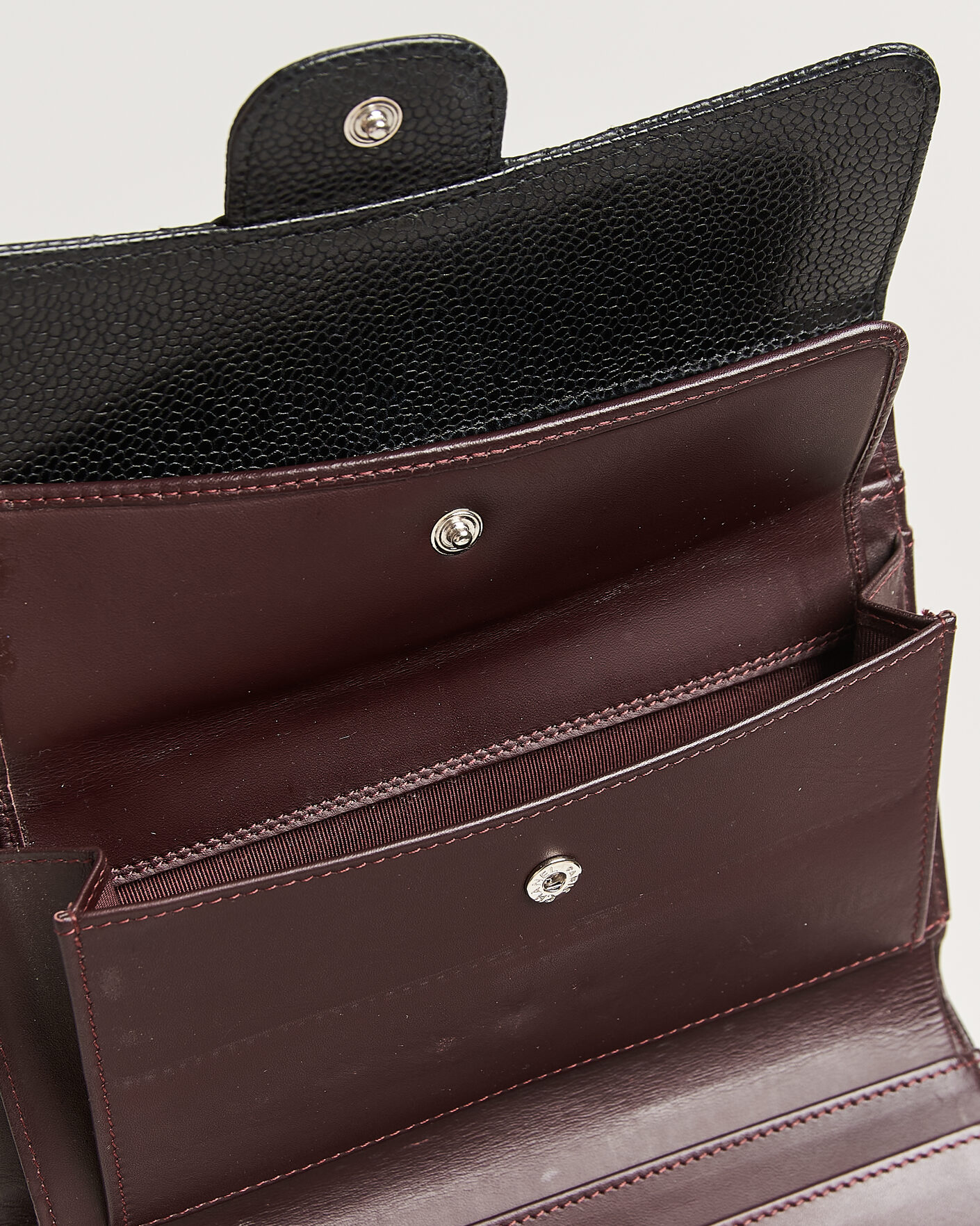 Herre | Pre-Owned & Vintage Bags | Chanel Pre-Owned | Classic Trifold Flap Wallet Caviar Leather Black