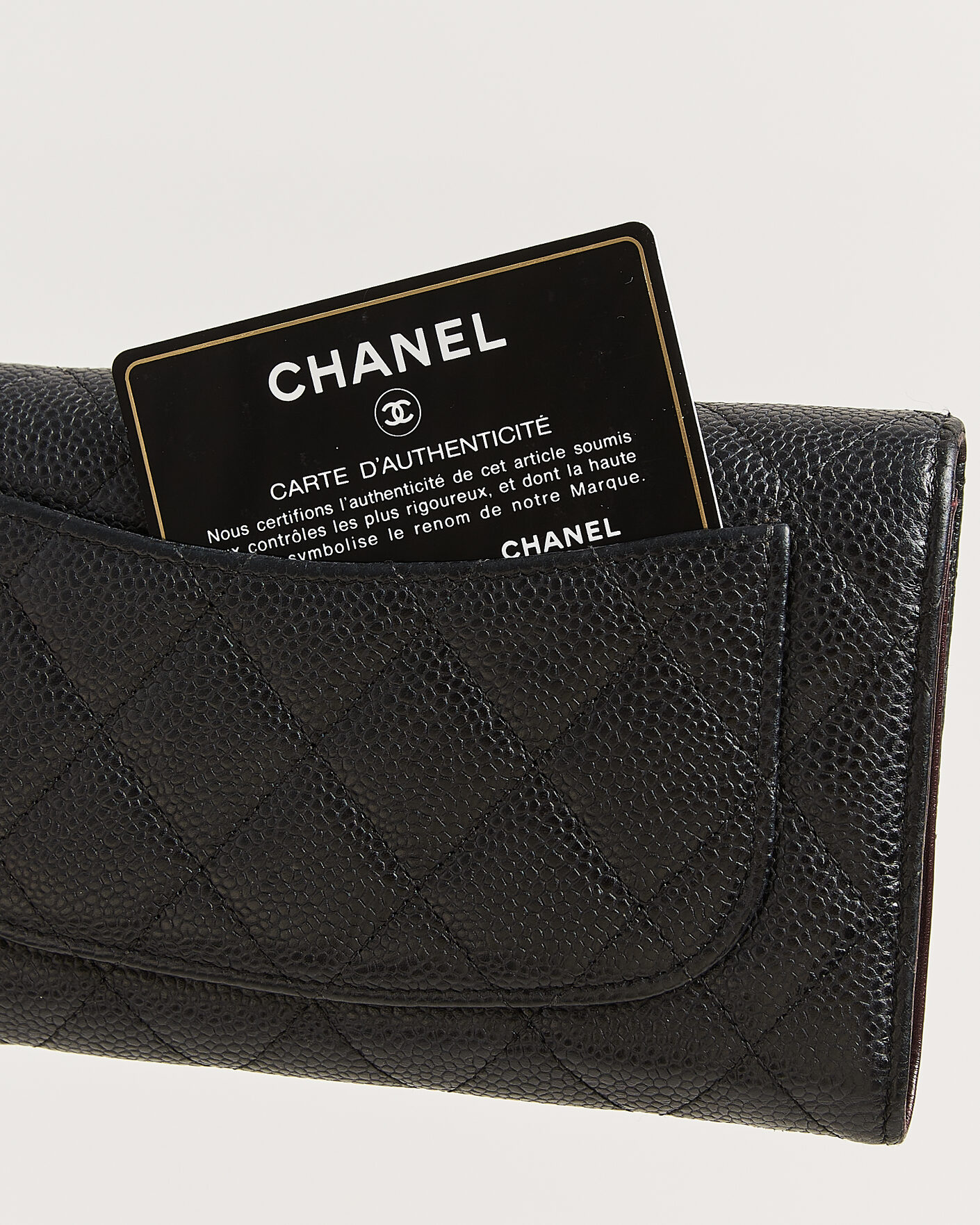 Herre | Pre-Owned & Vintage Bags | Chanel Pre-Owned | Classic Trifold Flap Wallet Caviar Leather Black