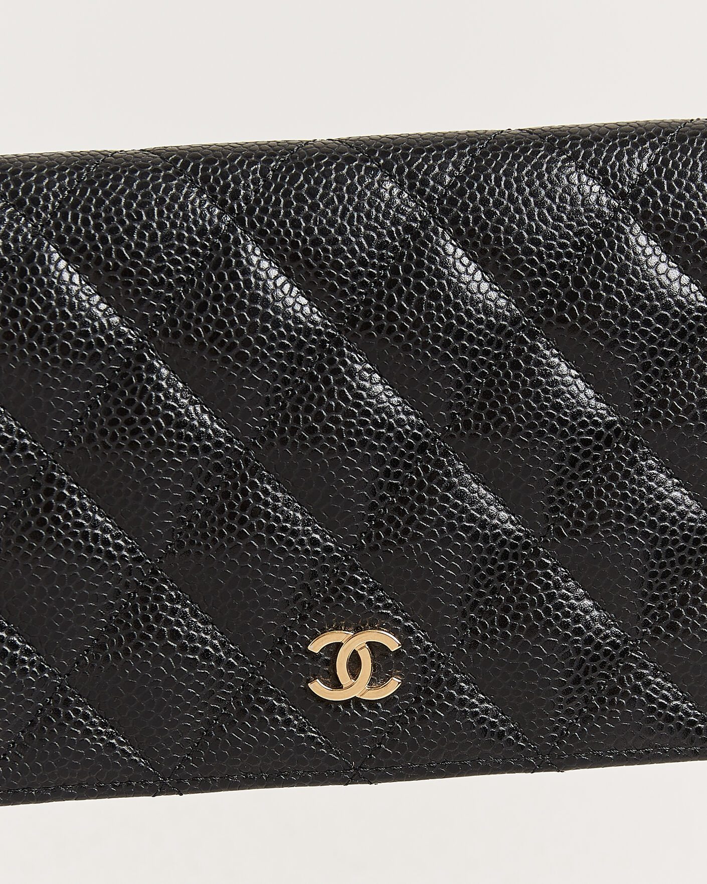 Herre | Pre-Owned & Vintage Bags | Chanel Pre-Owned | Classic Bifold Wallet Caviar Leather Black