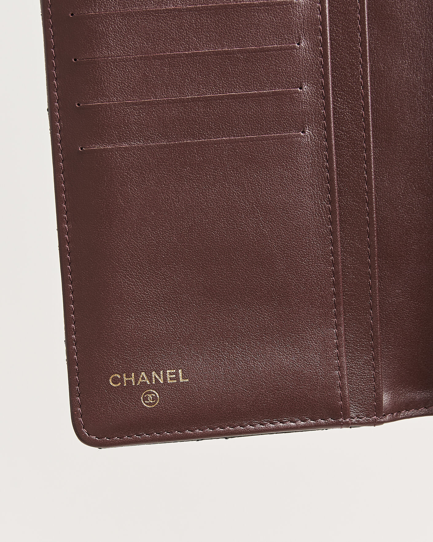 Herre | Pre-Owned & Vintage Bags | Chanel Pre-Owned | Classic Bifold Wallet Caviar Leather Black