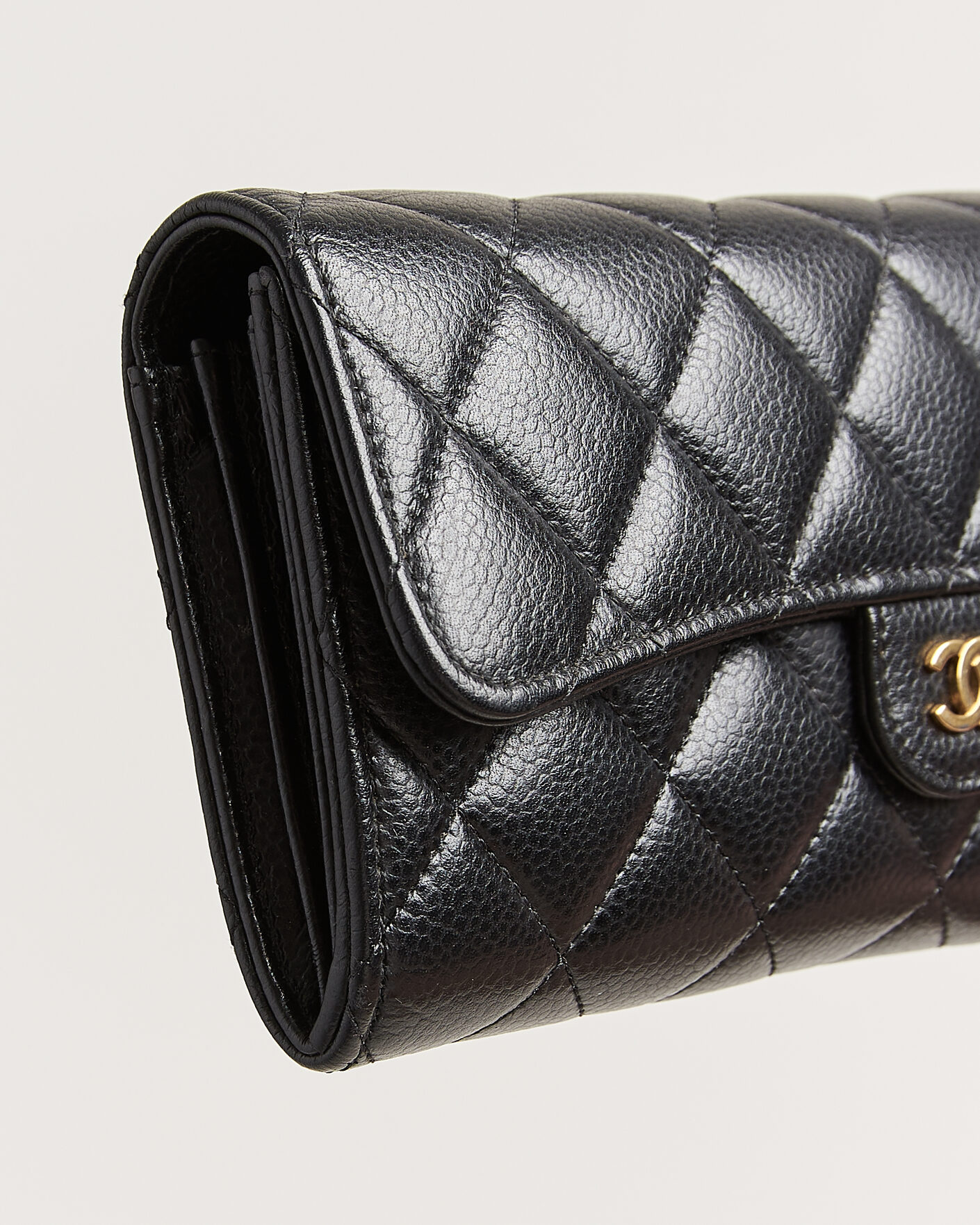 Herre | Pre-Owned & Vintage Bags | Chanel Pre-Owned | Classic Long Flap Wallet Caviar Leather Black