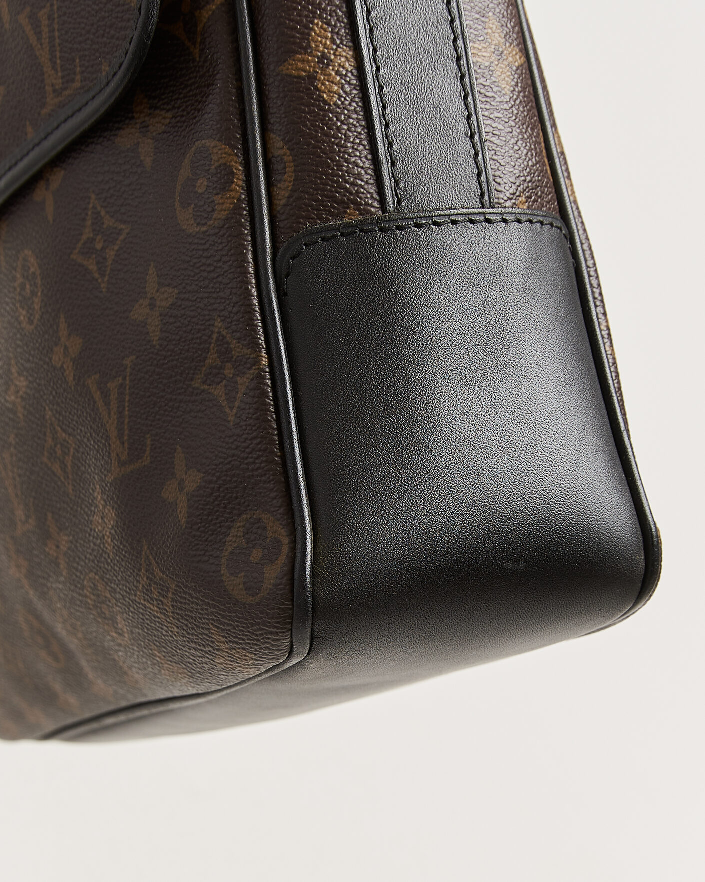 Herre | Pre-Owned & Vintage Bags | Louis Vuitton Pre-Owned | Abbesses Messenger Bag Monogram Macassar