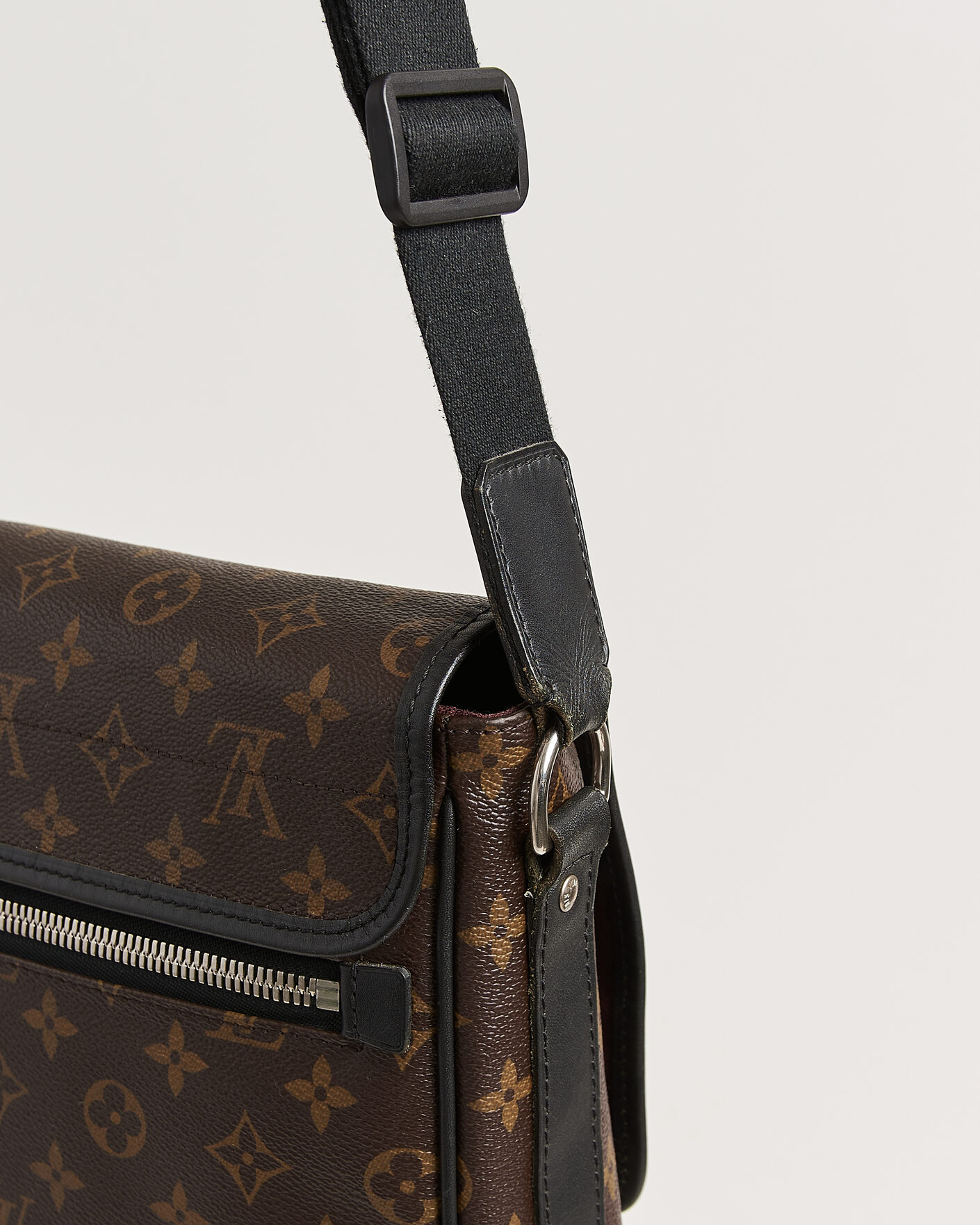 Herre | Pre-Owned & Vintage Bags | Louis Vuitton Pre-Owned | Abbesses Messenger Bag Monogram Macassar
