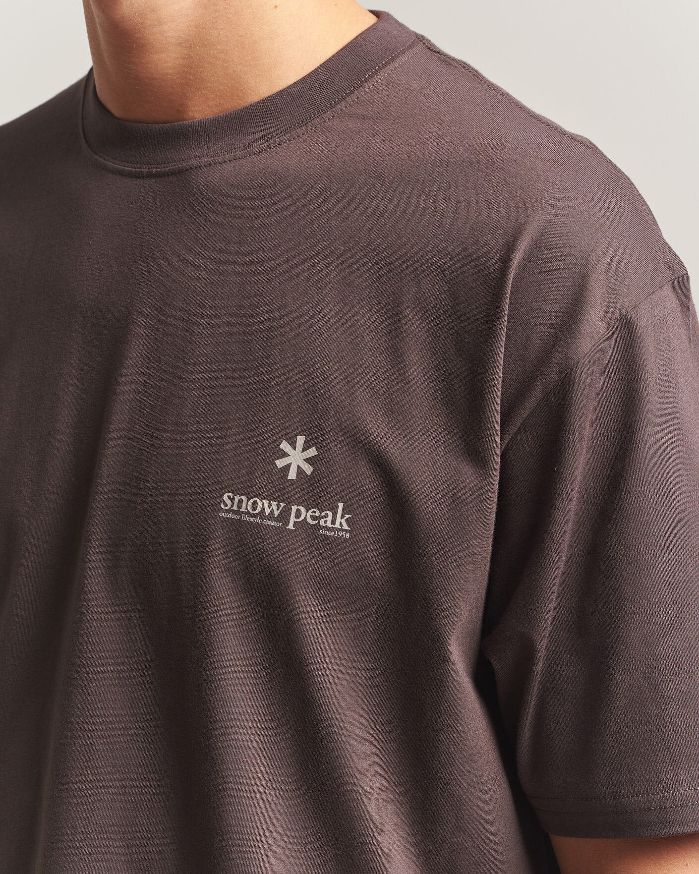 Herre | T-Shirts | Snow Peak | Soft Cotton Relaxed Logo T-Shirt Brown
