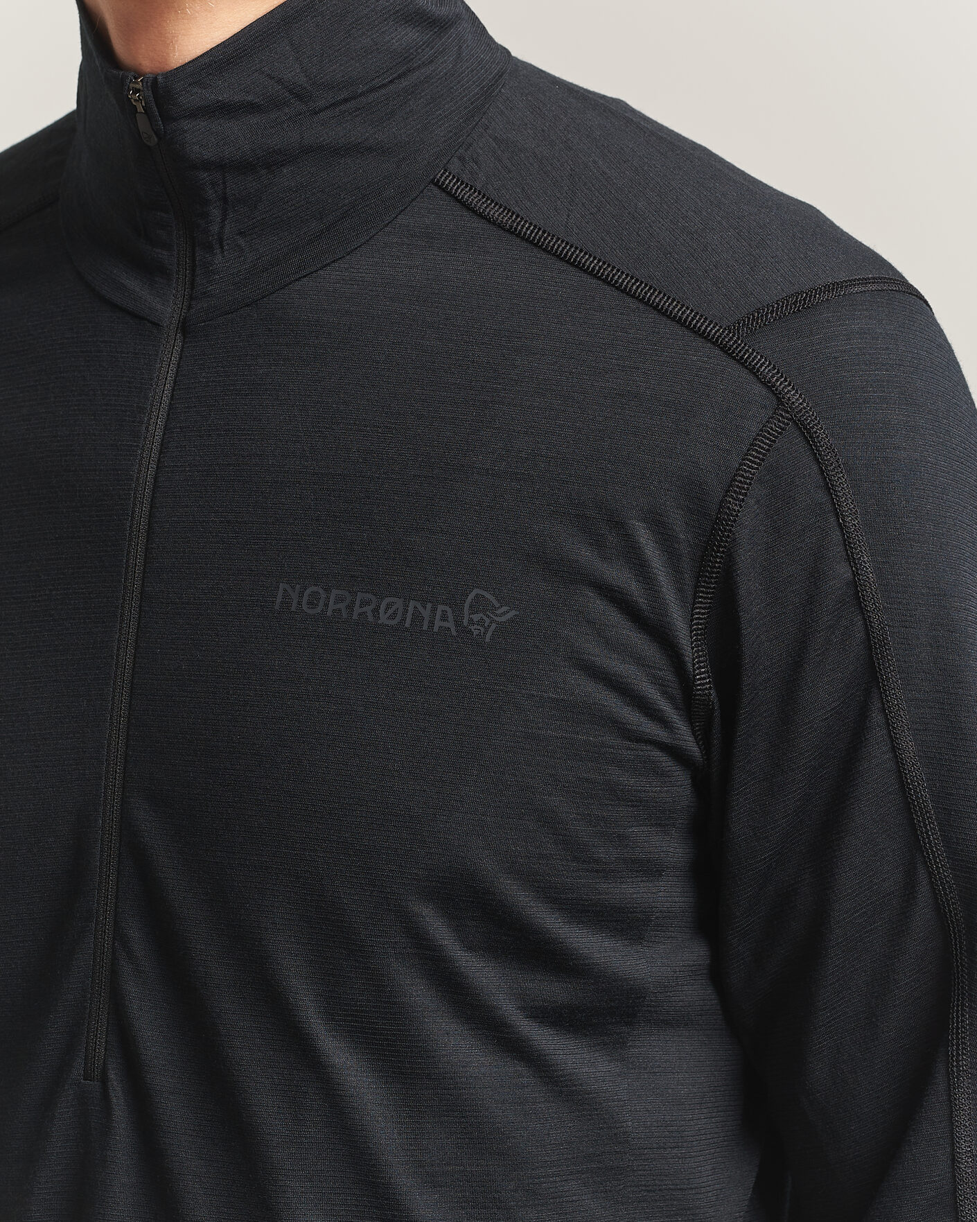 Herre | Trøjer | Norrøna | Falketind Equalizer Wool Zip Neck Caviar Black