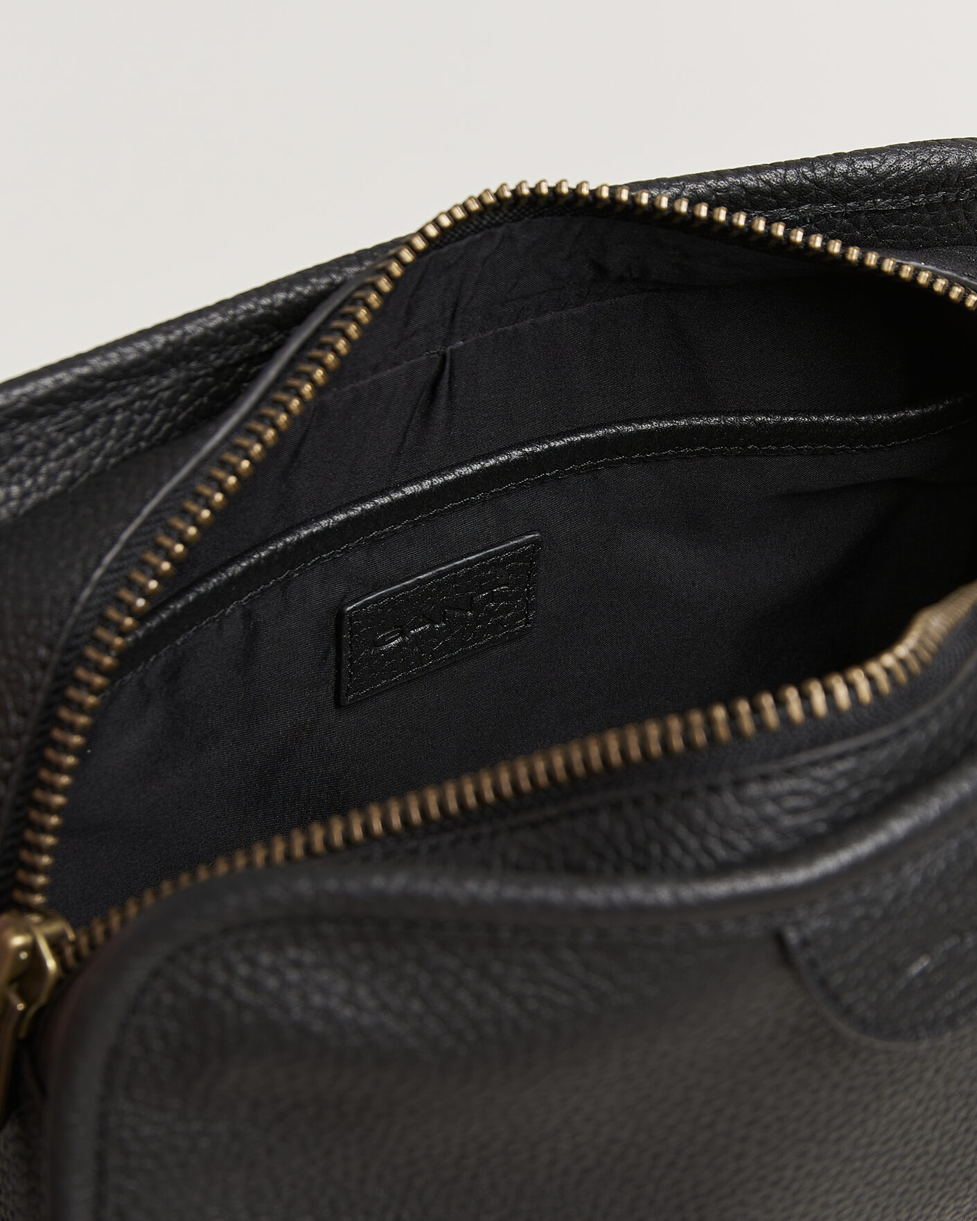 Herre | Tasker | Gant | Grained Leather Wash Bag Black