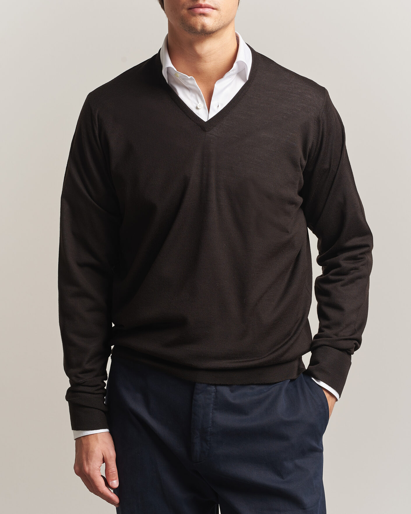 Herre | Trøjer | John Smedley | Bobby Extra Fine Merino V-Neck Pullover Faulkner Brown
