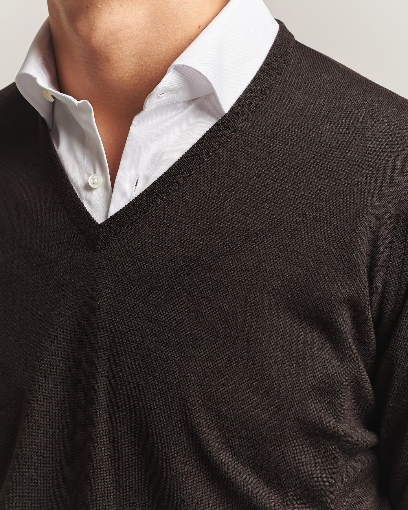 Herre | Trøjer | John Smedley | Bobby Extra Fine Merino V-Neck Pullover Faulkner Brown