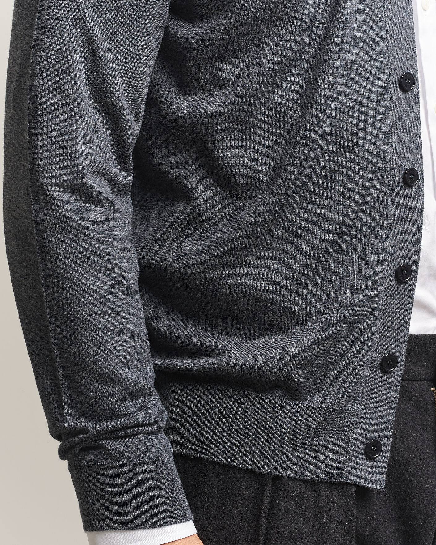 Herre | Trøjer | John Smedley | Bradrick Extra Fine Merino Cardigan Charcoal