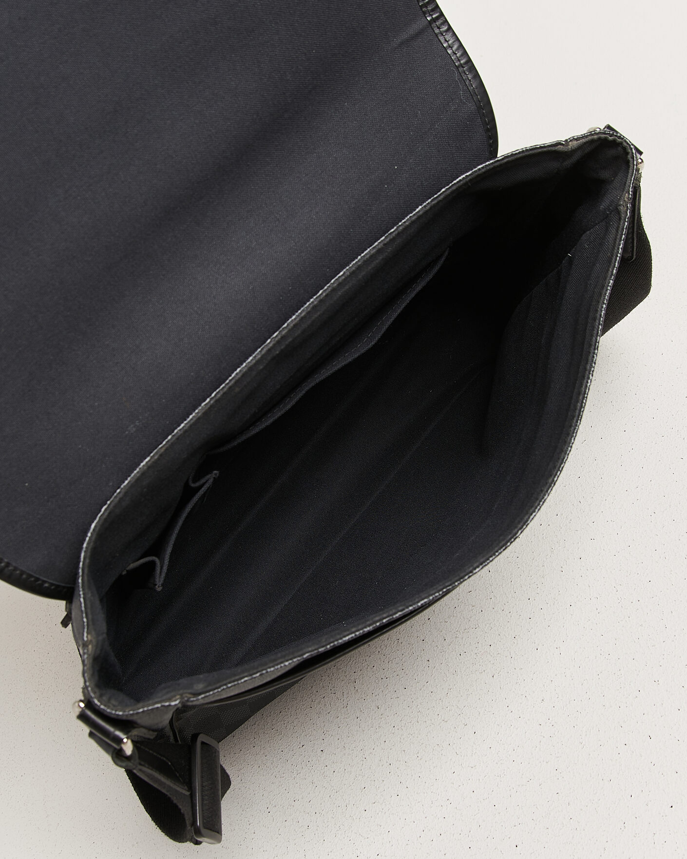 Herre | Pre-Owned & Vintage Bags | Louis Vuitton Pre-Owned | Daniel MM Shoulder Bag Damier Graphite