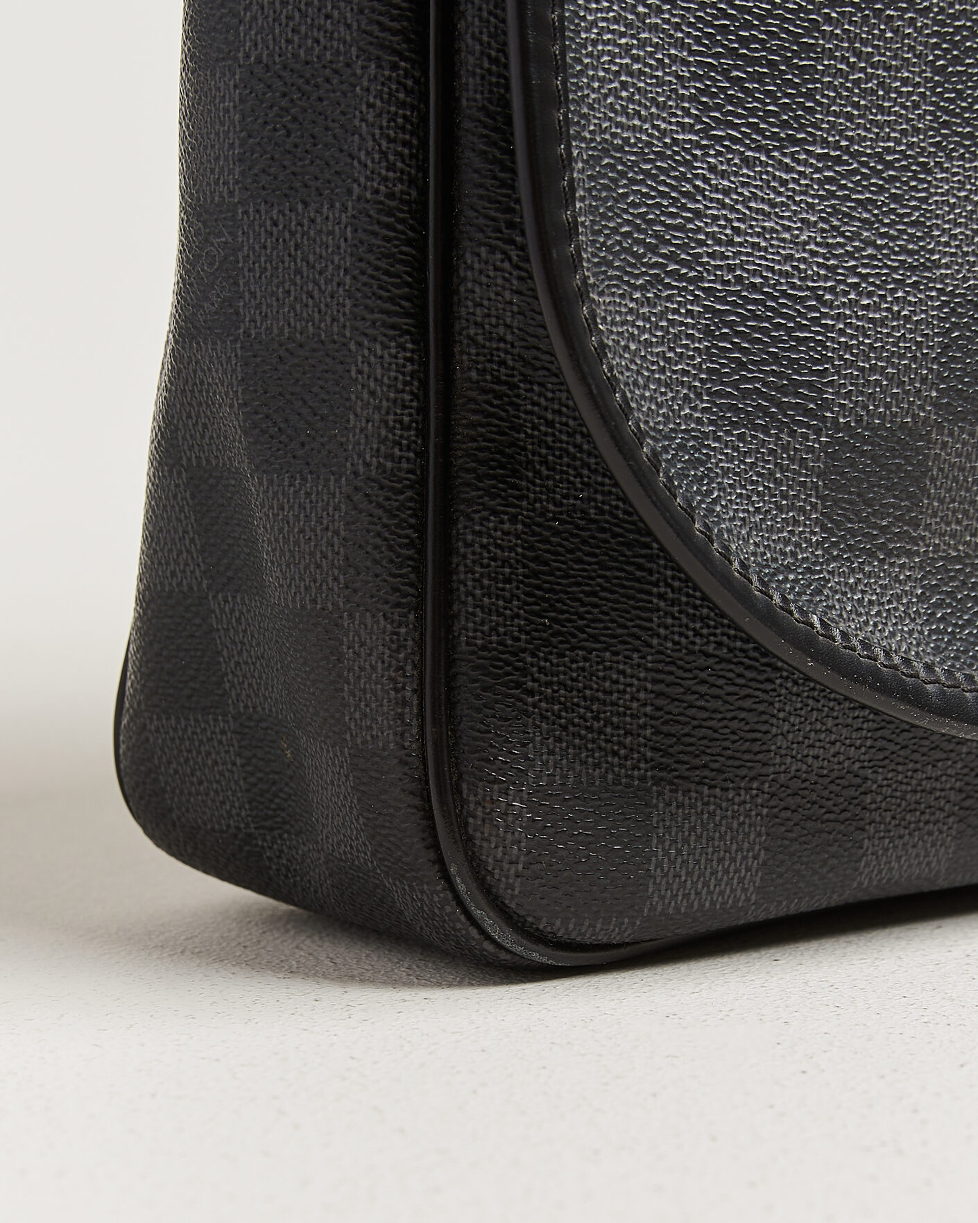 Herre | Pre-Owned & Vintage Bags | Louis Vuitton Pre-Owned | Daniel MM Shoulder Bag Damier Graphite