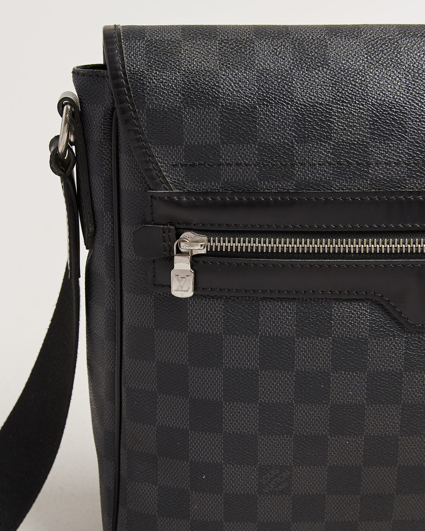 Herre | Pre-Owned & Vintage Bags | Louis Vuitton Pre-Owned | Daniel MM Shoulder Bag Damier Graphite