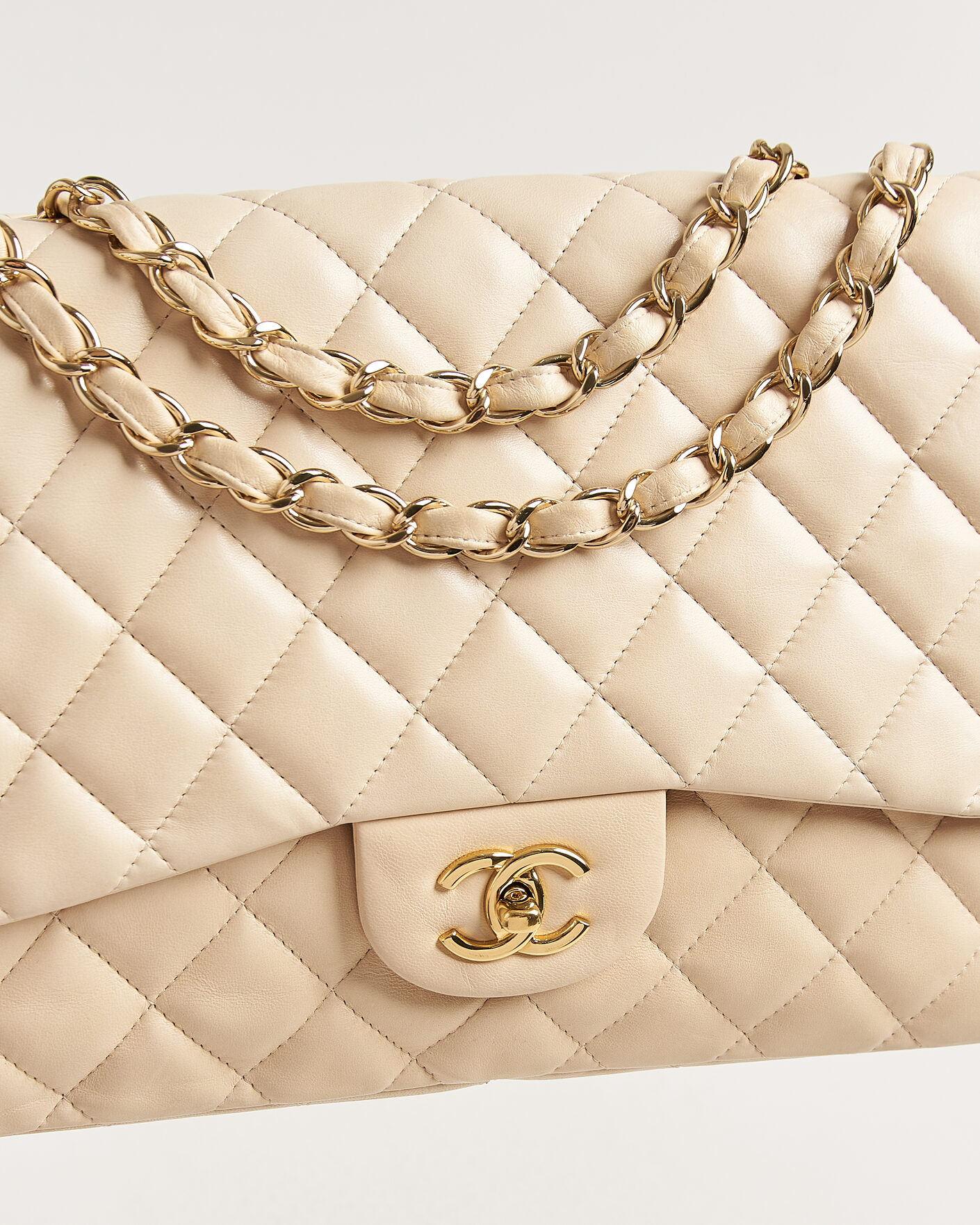 Herre | Pre-Owned & Vintage Bags | Chanel Pre-Owned | Classic Jumbo Single Flap Bag Lambskin Beige