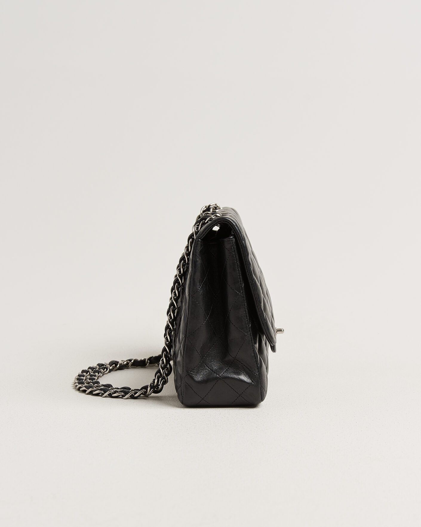 Herre | Chanel Pre-Owned Classic Jumbo Single Flap Bag Lambskin Black | Chanel Pre-Owned | Classic Jumbo Single Flap Bag Lambskin Black