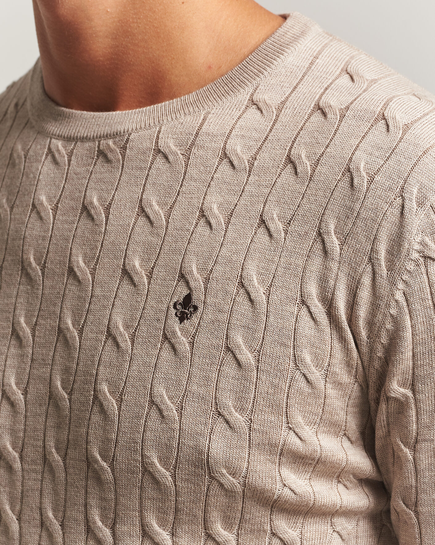 Herre | Trøjer | Morris | Merino Cable O-Neck Khaki
