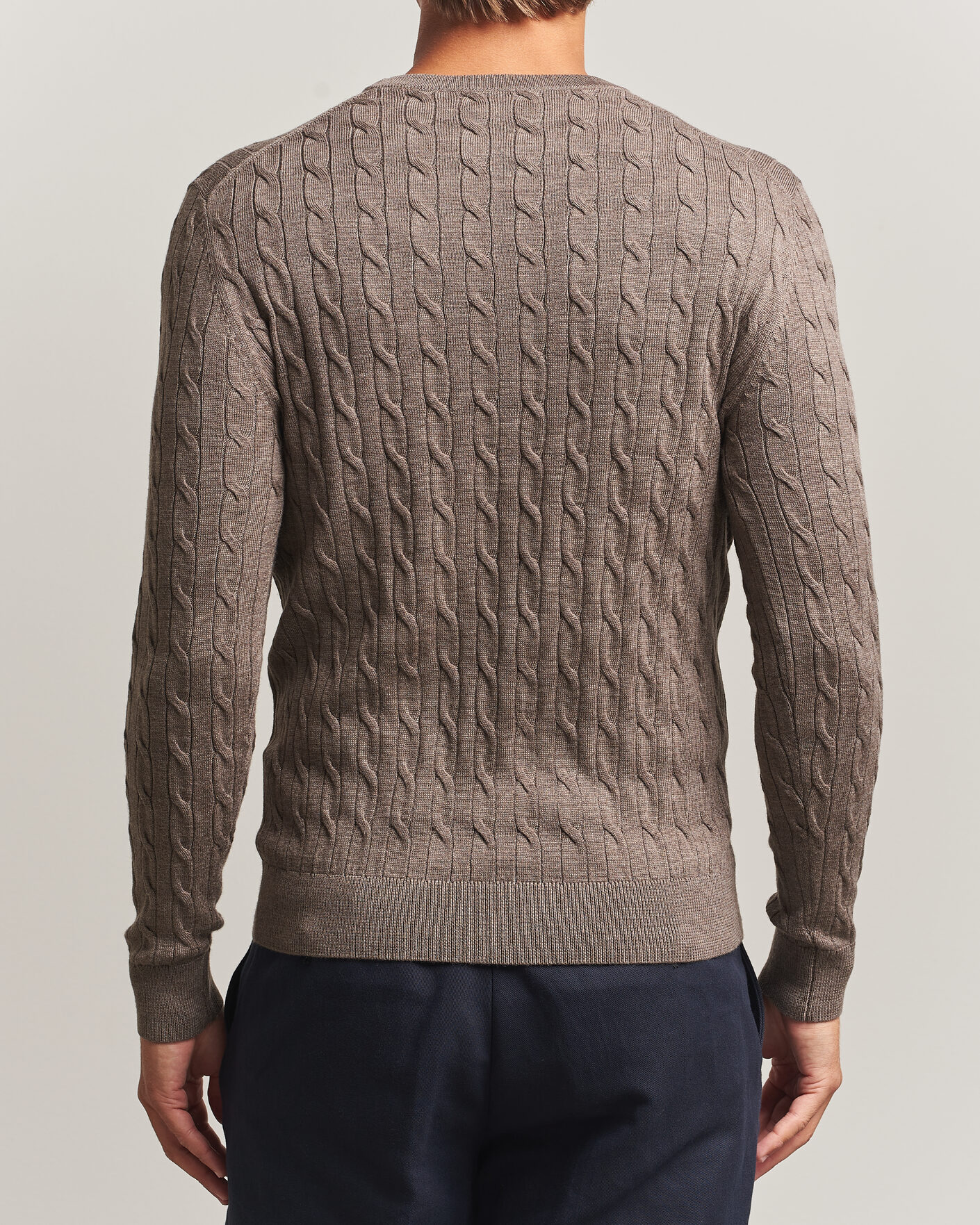 Herre | Trøjer | Morris | Merino Cable O-Neck Brown