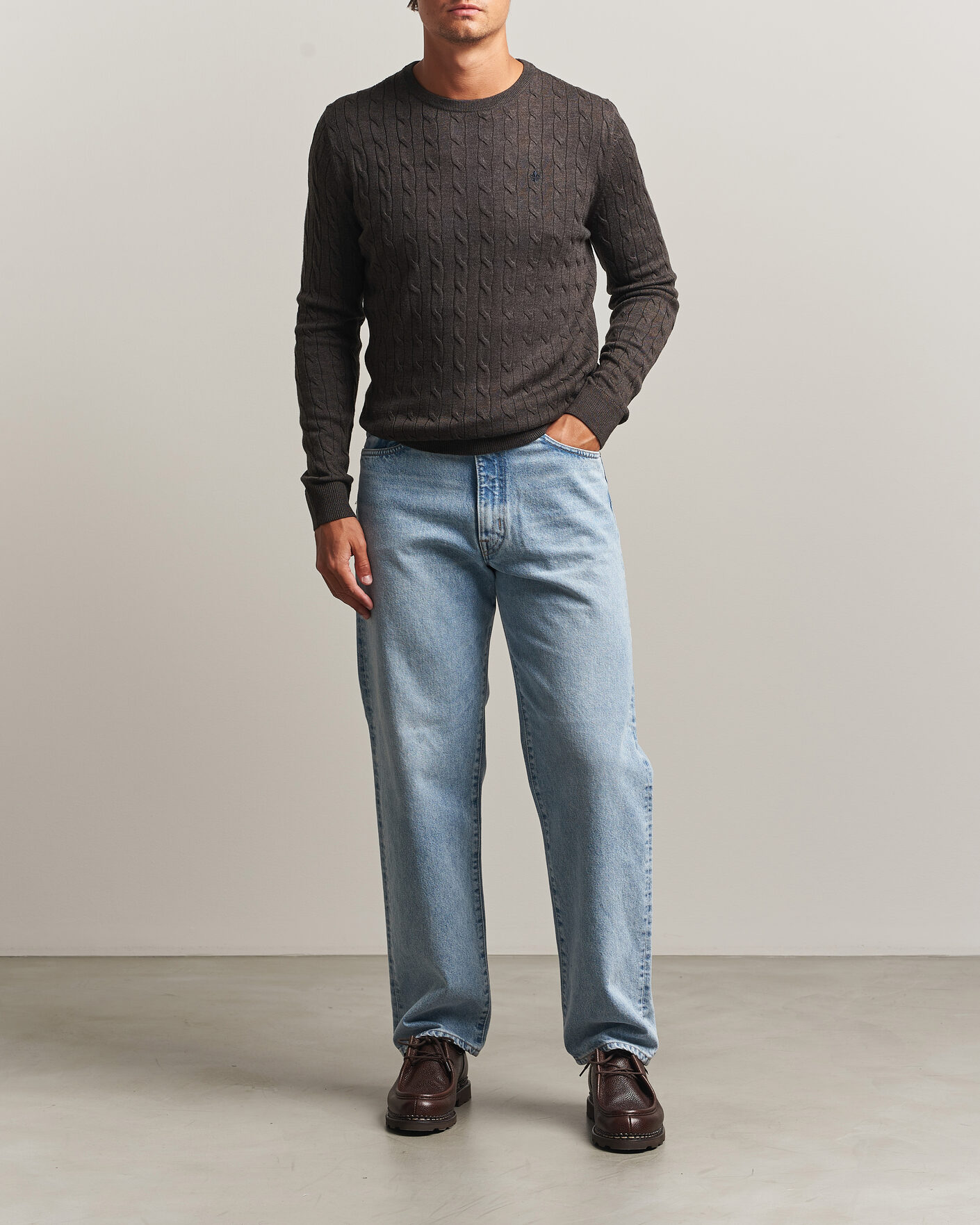Herre | Trøjer | Morris | Merino Cable O-Neck Brown