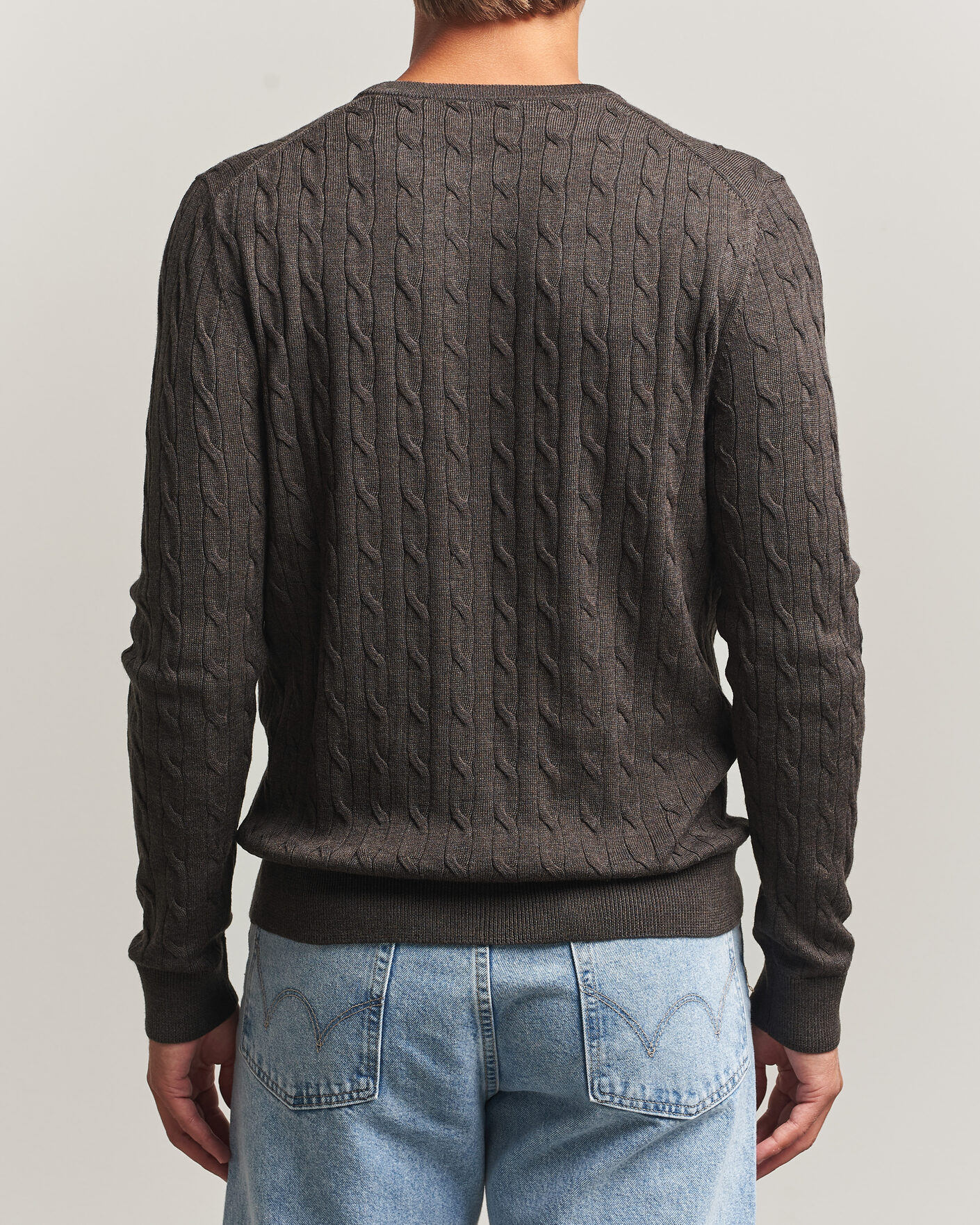 Herre | Trøjer | Morris | Merino Cable O-Neck Brown