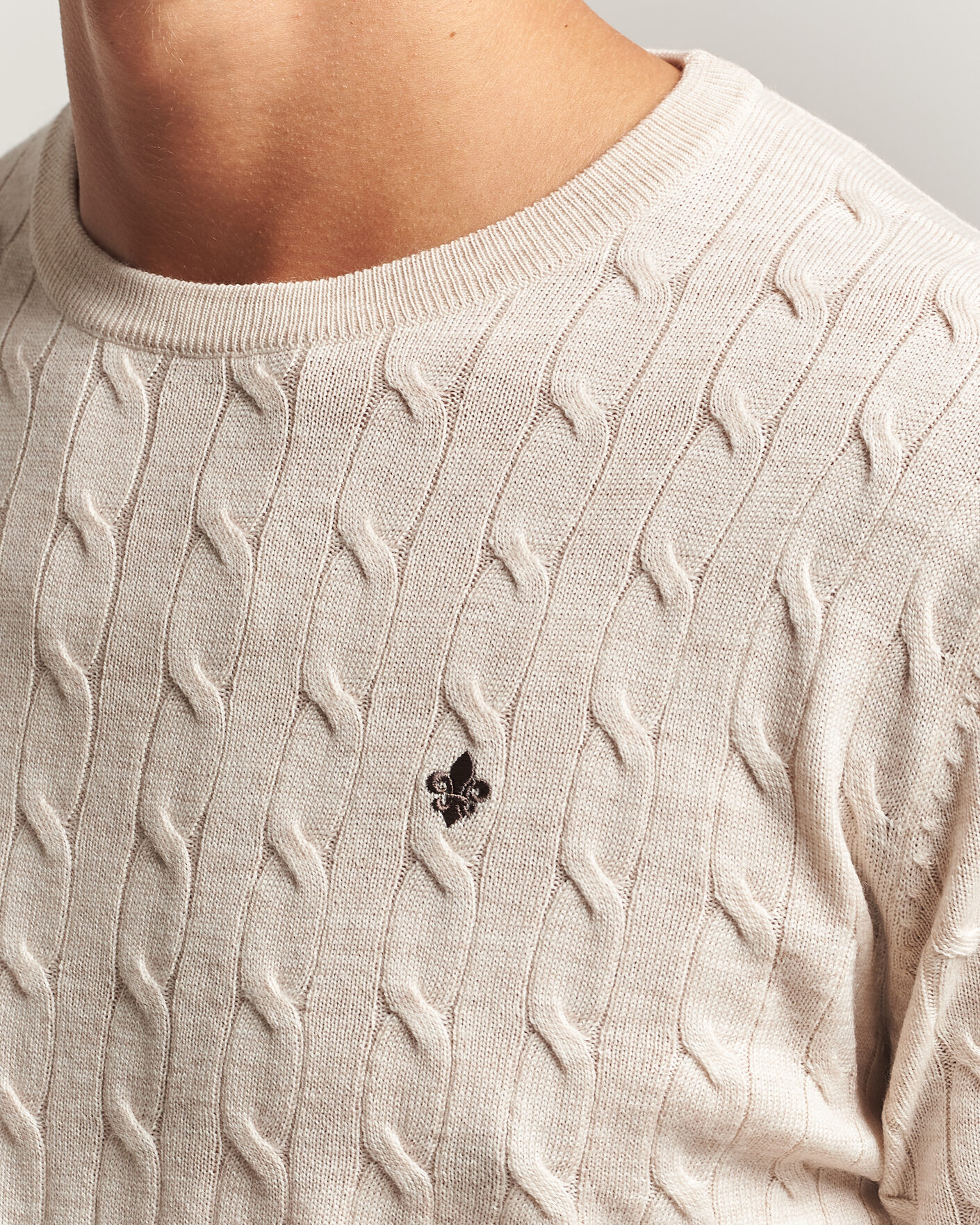 Herre | Trøjer | Morris | Merino Cable O-Neck Off White
