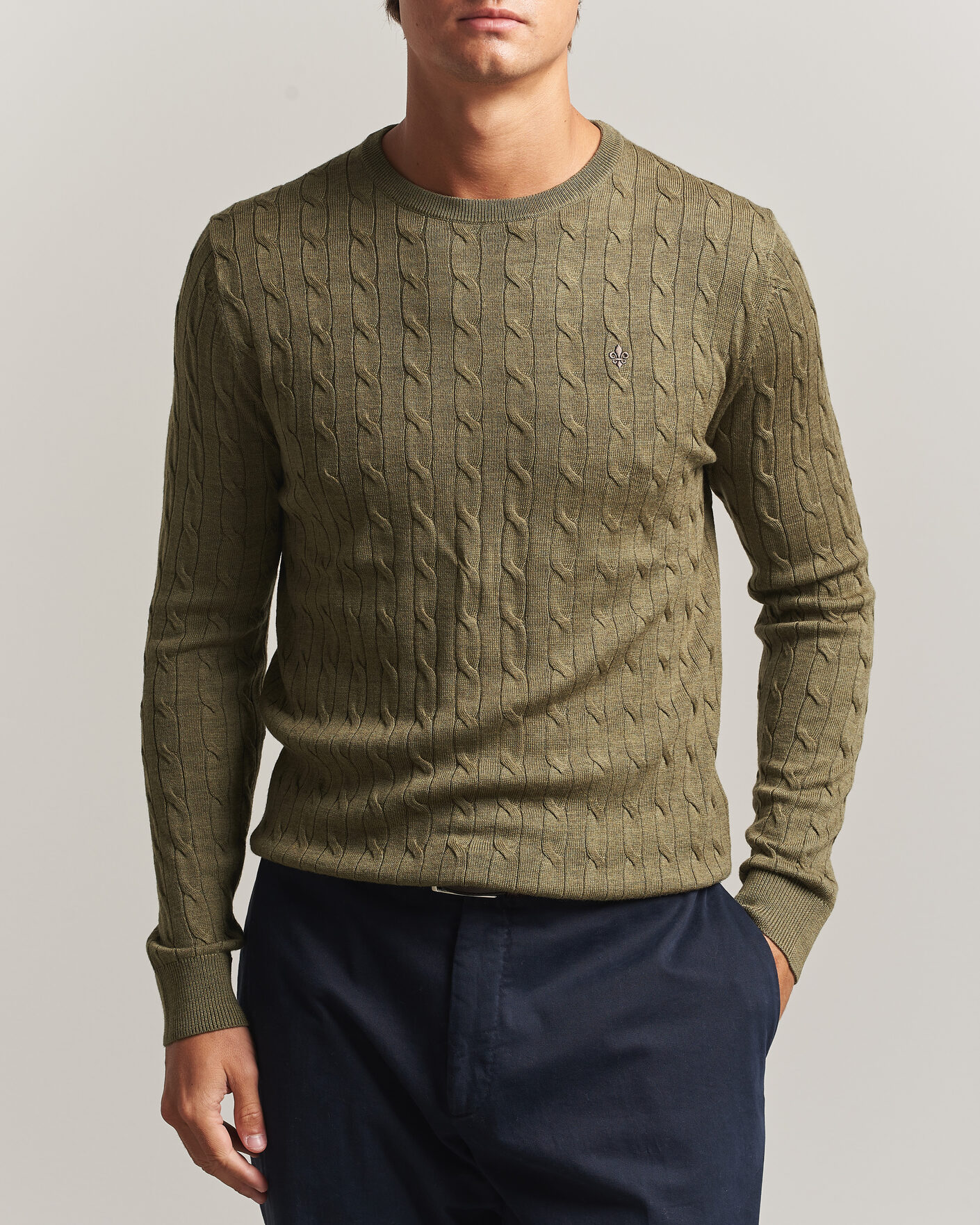 Herre | Trøjer | Morris | Merino Cable O-Neck Olive