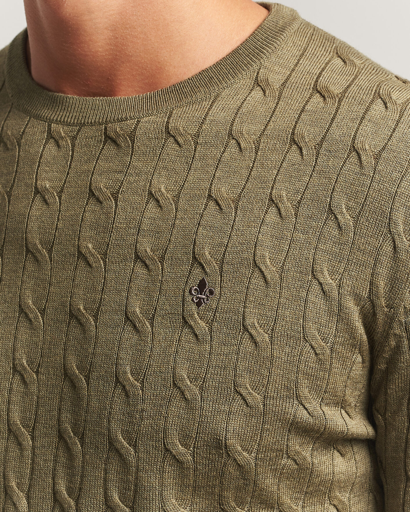 Herre | Trøjer | Morris | Merino Cable O-Neck Olive