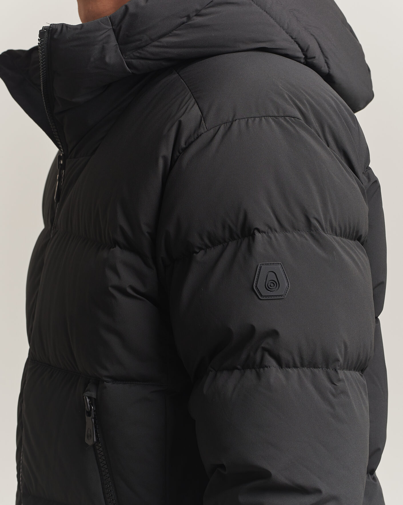 Herre | Jakker | Sail Racing | Cloud Stretch Down Hooded Jacket Carbon