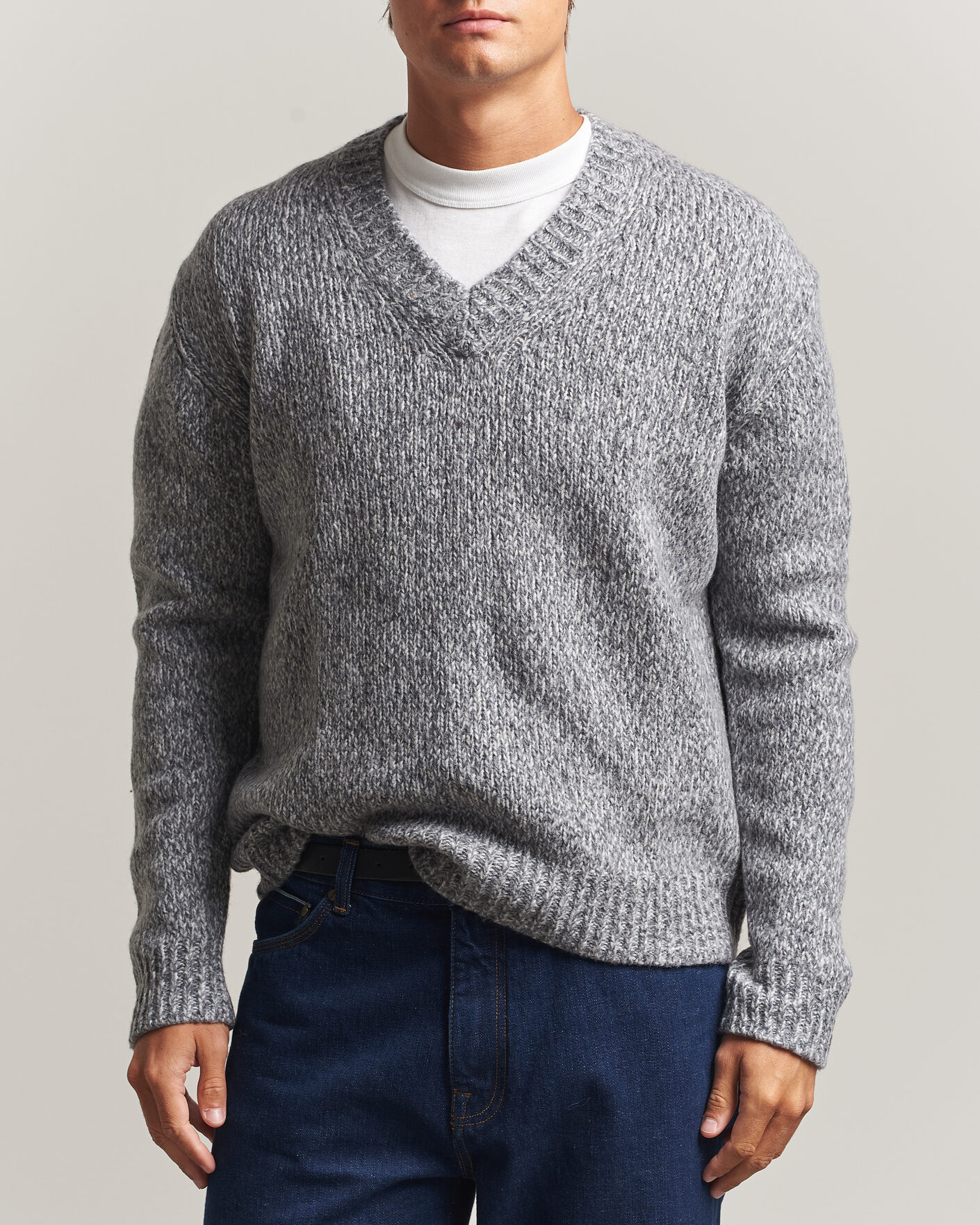 Herre | Trøjer | NN07 | Flint Wool Knitted V-Neck Grey Melange