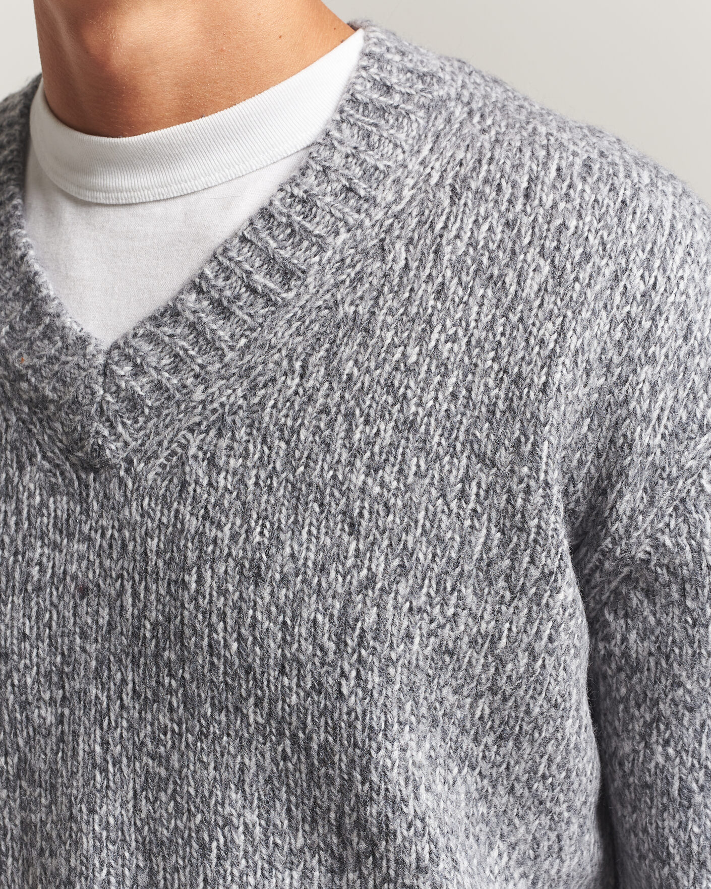 Herre | Trøjer | NN07 | Flint Wool Knitted V-Neck Grey Melange