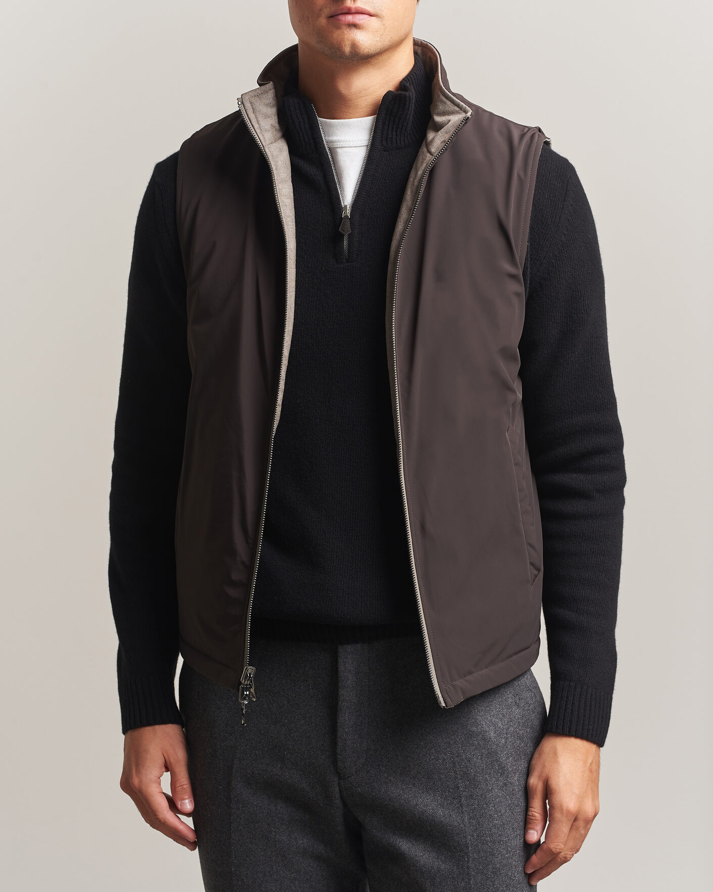 Herre | Veste | Oscar Jacobson | Nylon/Wool Reversible Vest Taupe