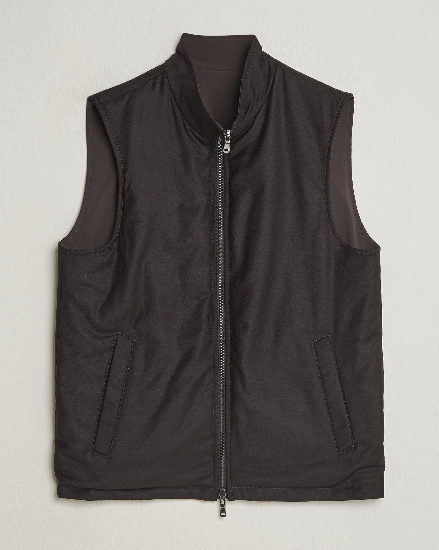 Herre | Veste | Oscar Jacobson | Nylon/Wool Reversible Vest Brown