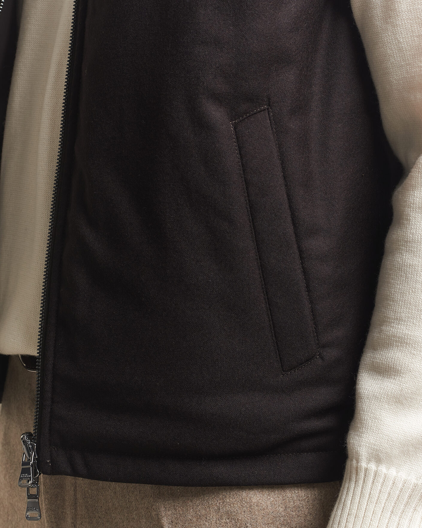 Herre | Veste | Oscar Jacobson | Nylon/Wool Reversible Vest Brown