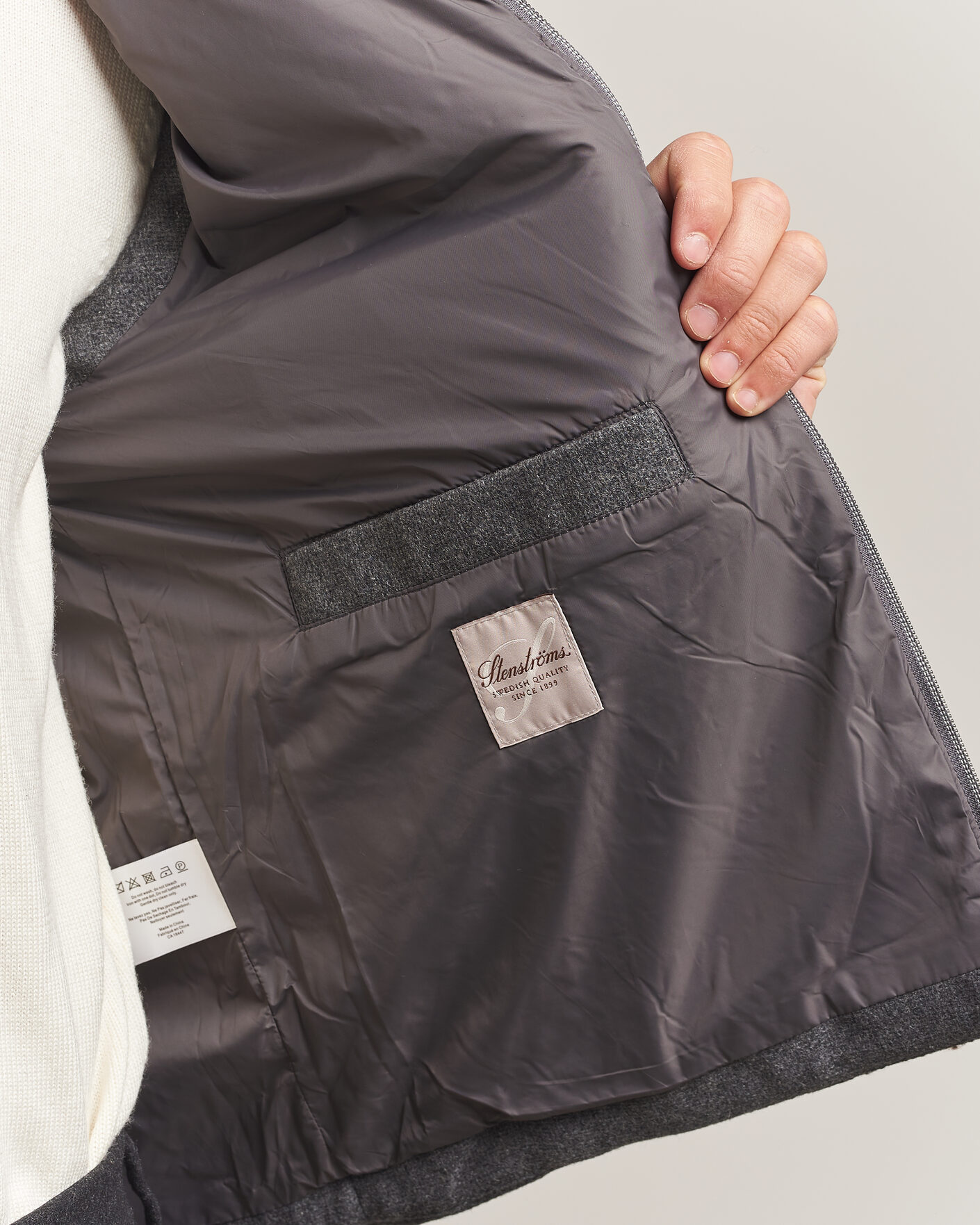 Herre | Veste | Stenströms | Wool Alcantara Detail Light Padded Vest Grey