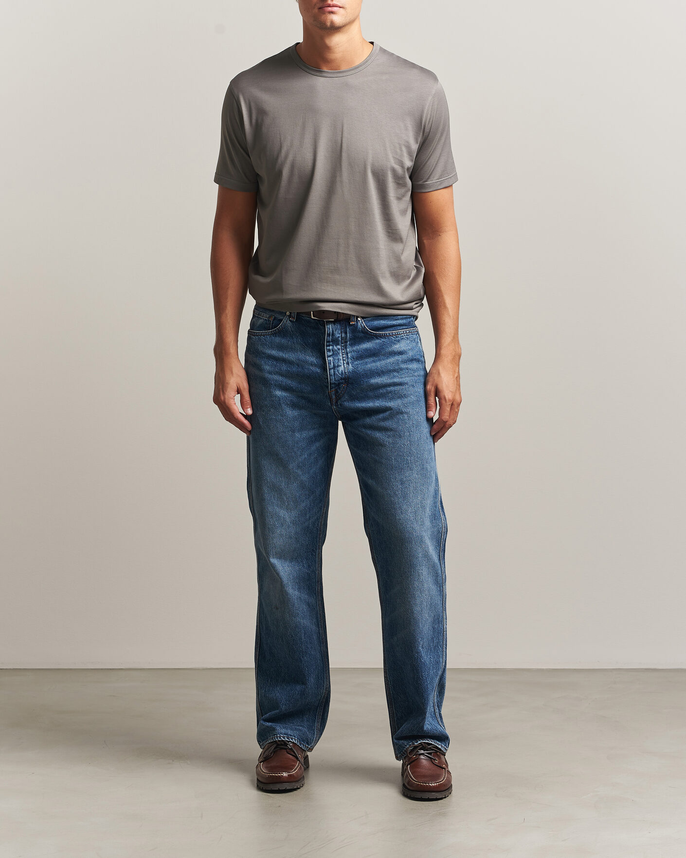 Herre | T-Shirts | Sunspel | Crew Neck Q82 Cotton T-Shirt Smoke Grey