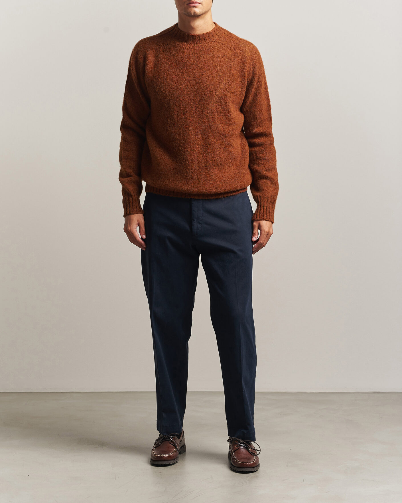 Herre | Trøjer | Sunspel | Brushed Shetland Crew Neck Dark Tabacco