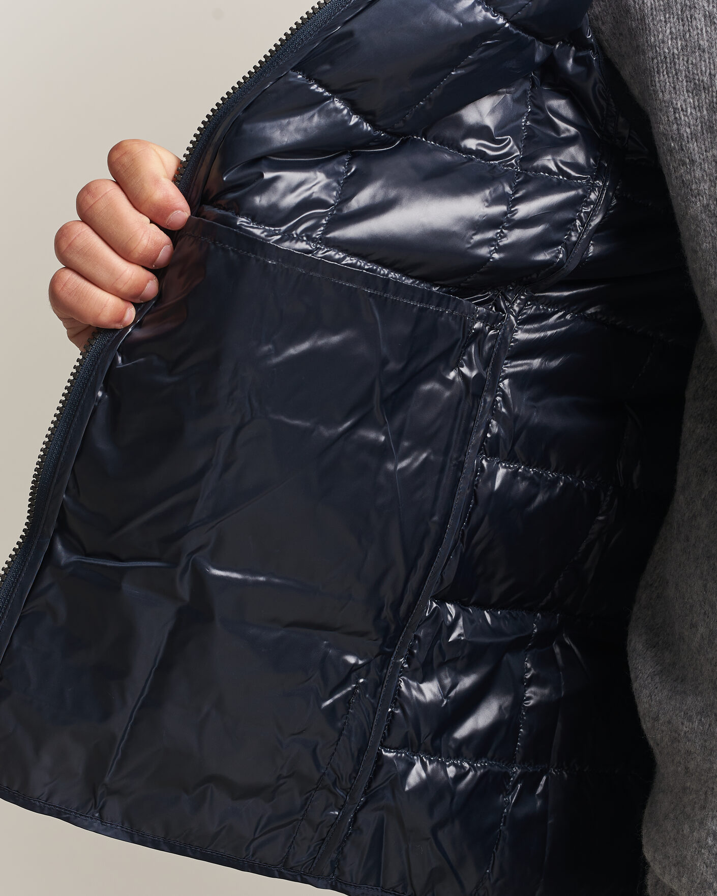 Herre | Veste | TAION | High Neck Full Zip Lightweight Down Vest Dark Navy