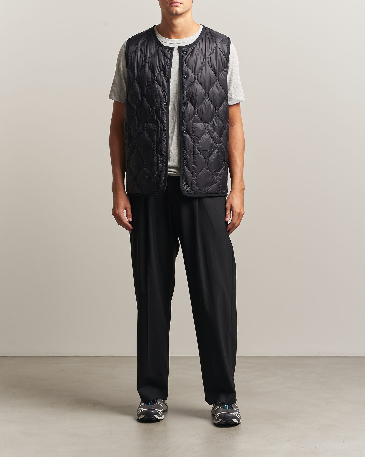 Herre | Veste | TAION | Military Crew Neck Down Vest Black