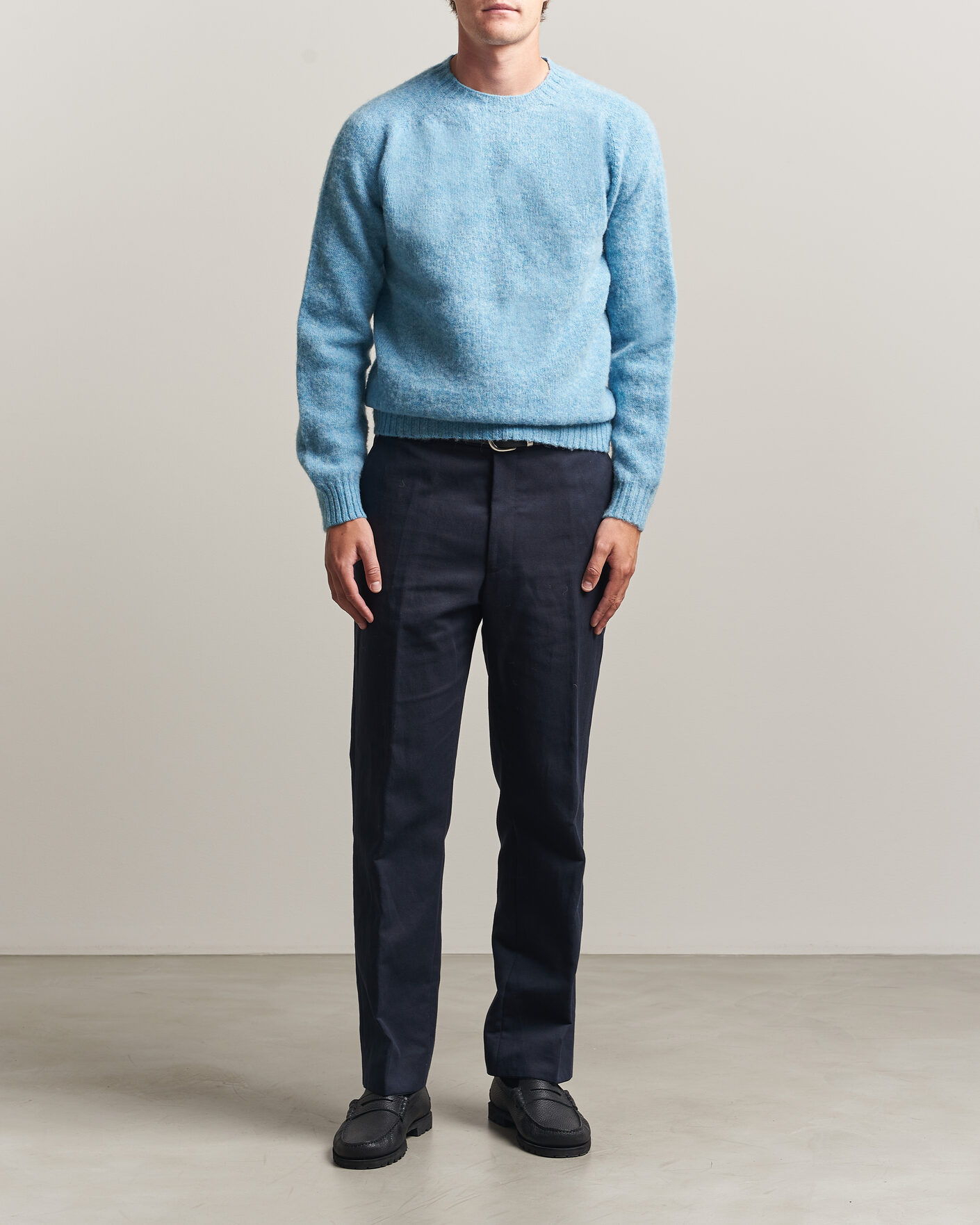 Herre | Trøjer | Harley Of Scotland | Brushed Supersoft Lambswool Crewneck Loch Blue