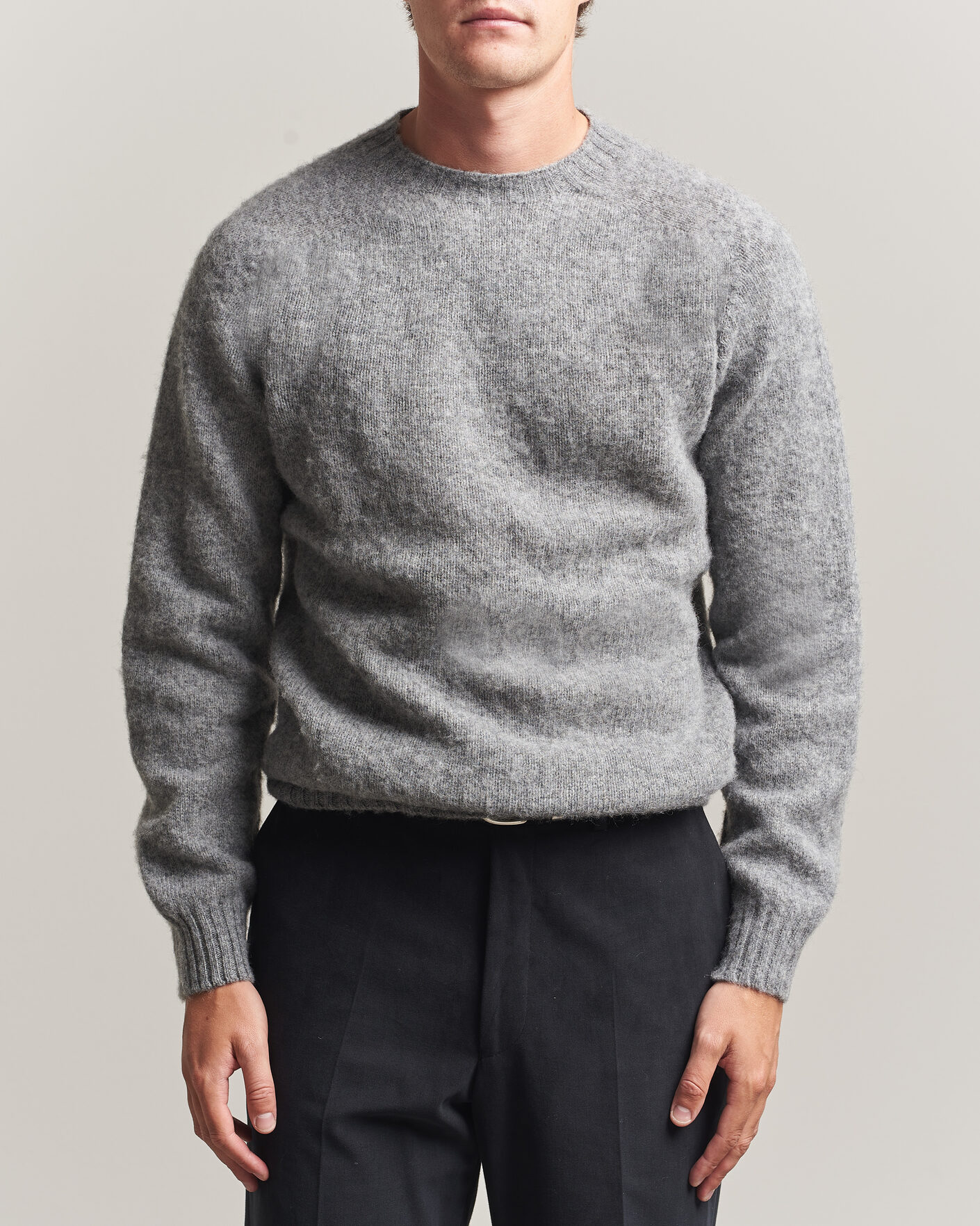 Herre | Trøjer | Harley Of Scotland | Brushed Supersoft Lambswool Crewneck Mid Grey