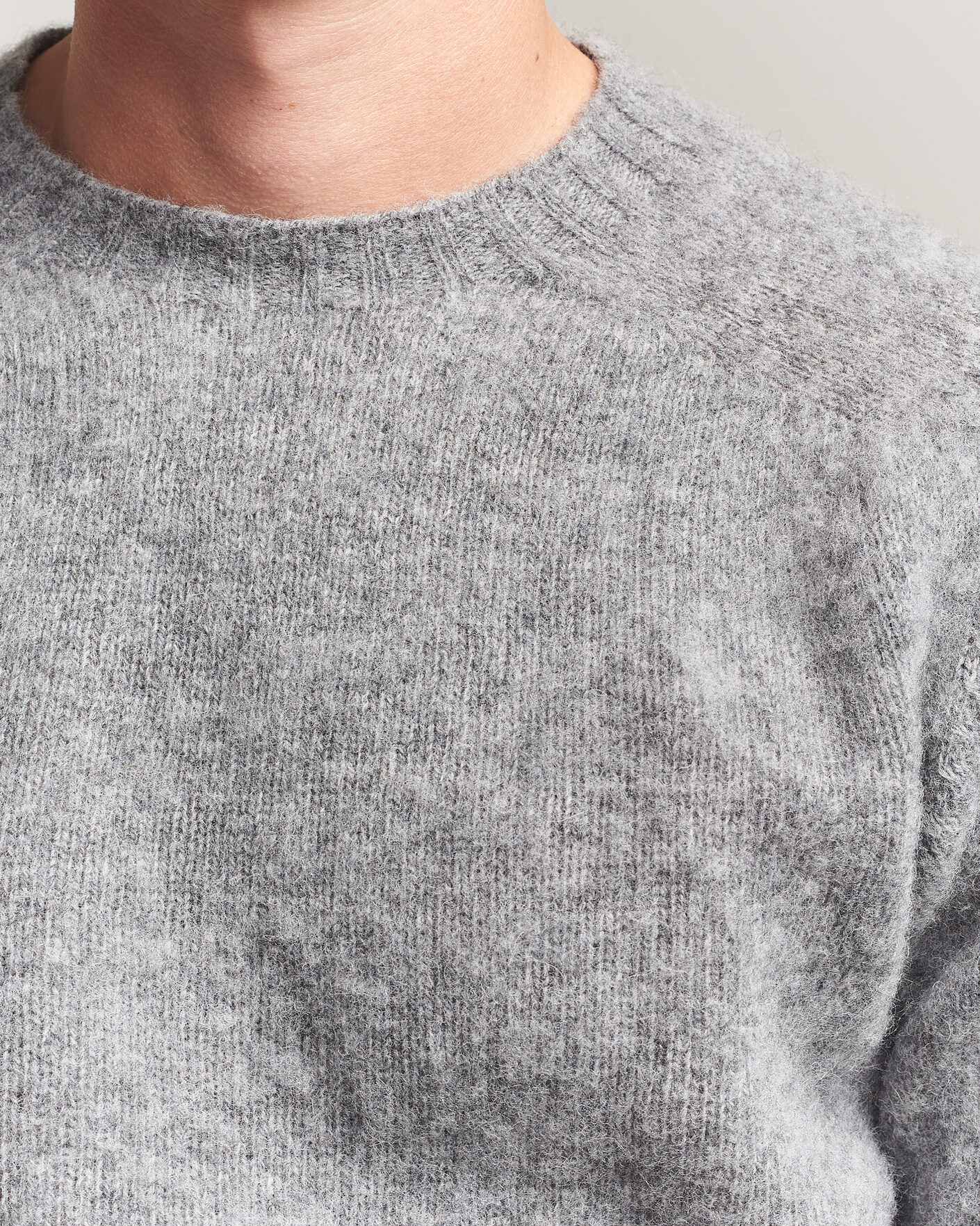 Herre | Trøjer | Harley Of Scotland | Brushed Supersoft Lambswool Crewneck Mid Grey