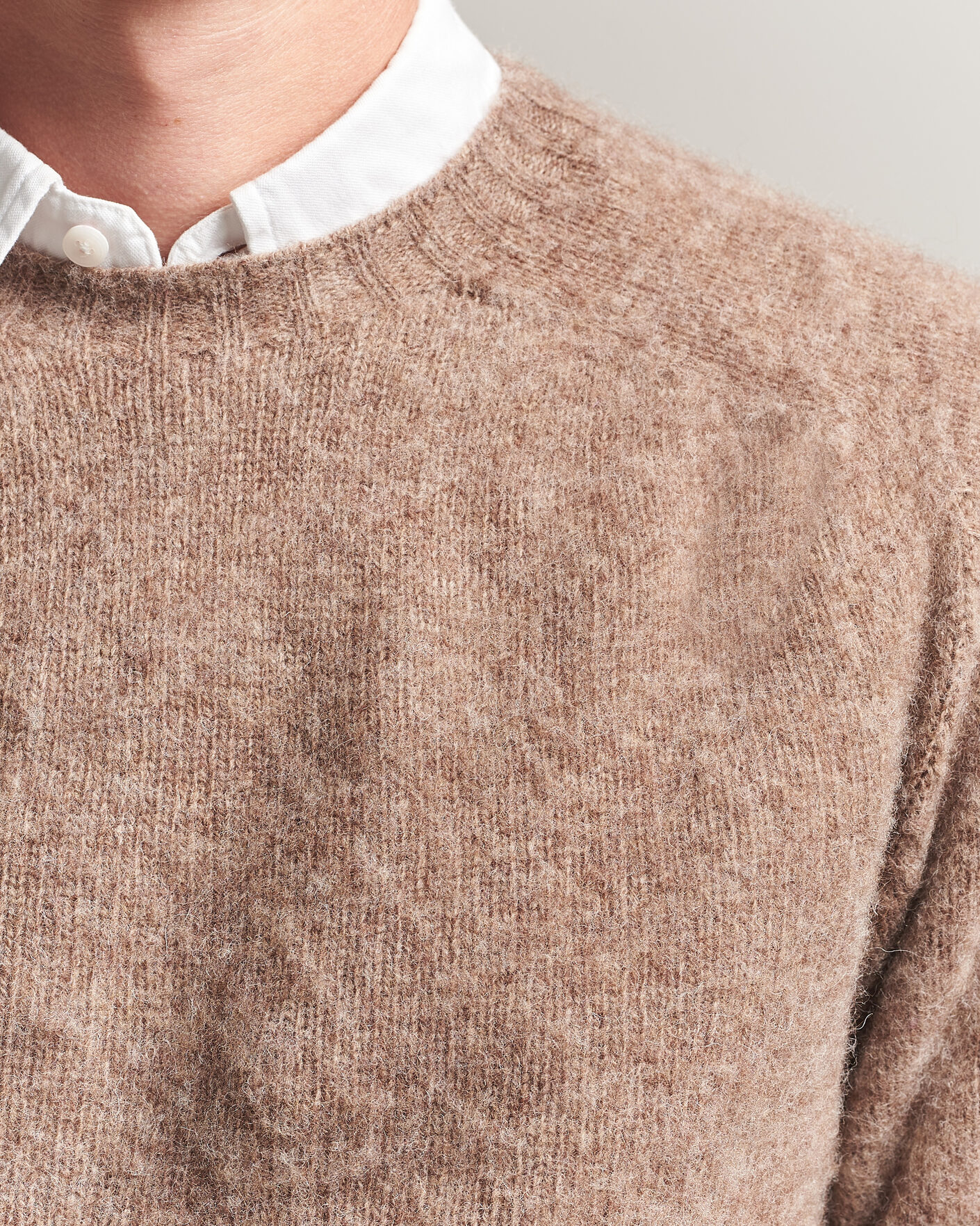 Herre | Trøjer | Harley Of Scotland | Brushed Supersoft Lambswool Crewneck Tundra
