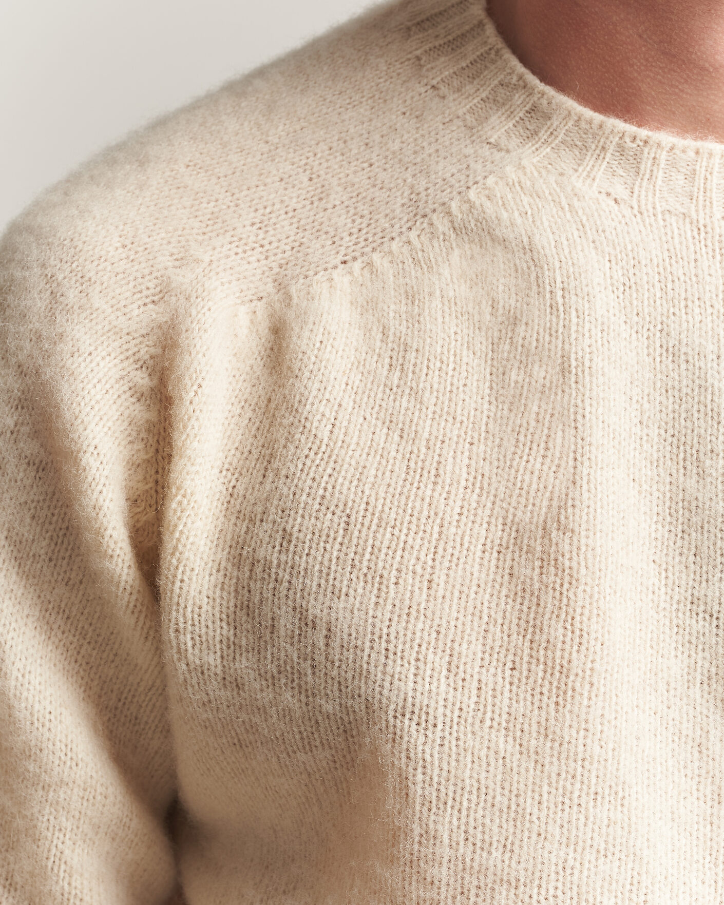 Herre | Trøjer | Harley Of Scotland | Brushed Supersoft Lambswool Crewneck Vanilla