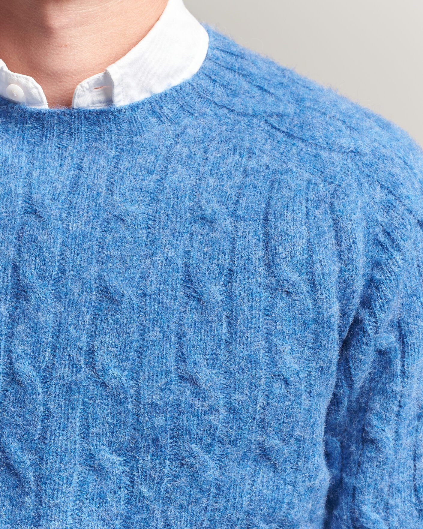 Herre | Trøjer | Harley Of Scotland | Brushed Supersoft Lambswool Cable Cobalt