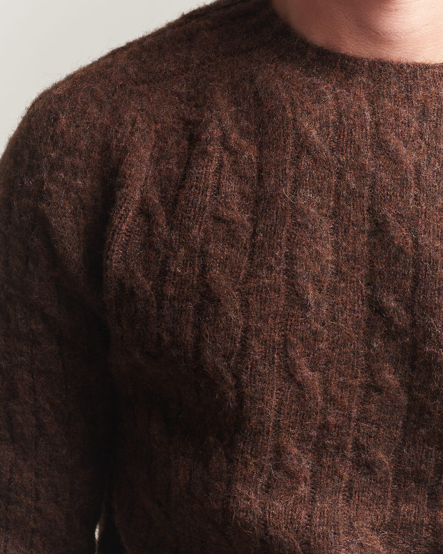 Herre | Trøjer | Harley Of Scotland | Brushed Supersoft Lambswool Cable Marron