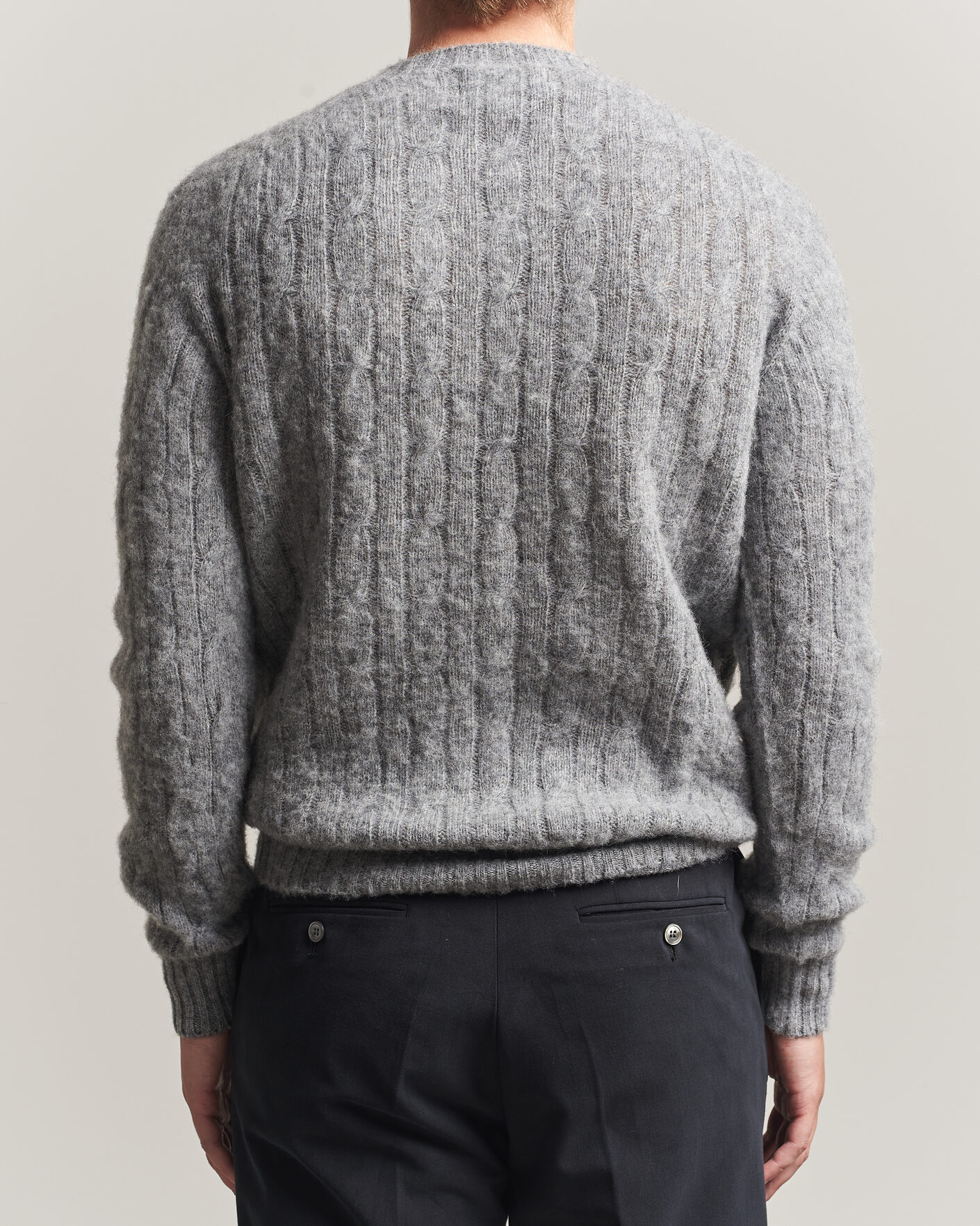 Herre | Trøjer | Harley Of Scotland | Brushed Supersoft Lambswool Cable Mid Grey
