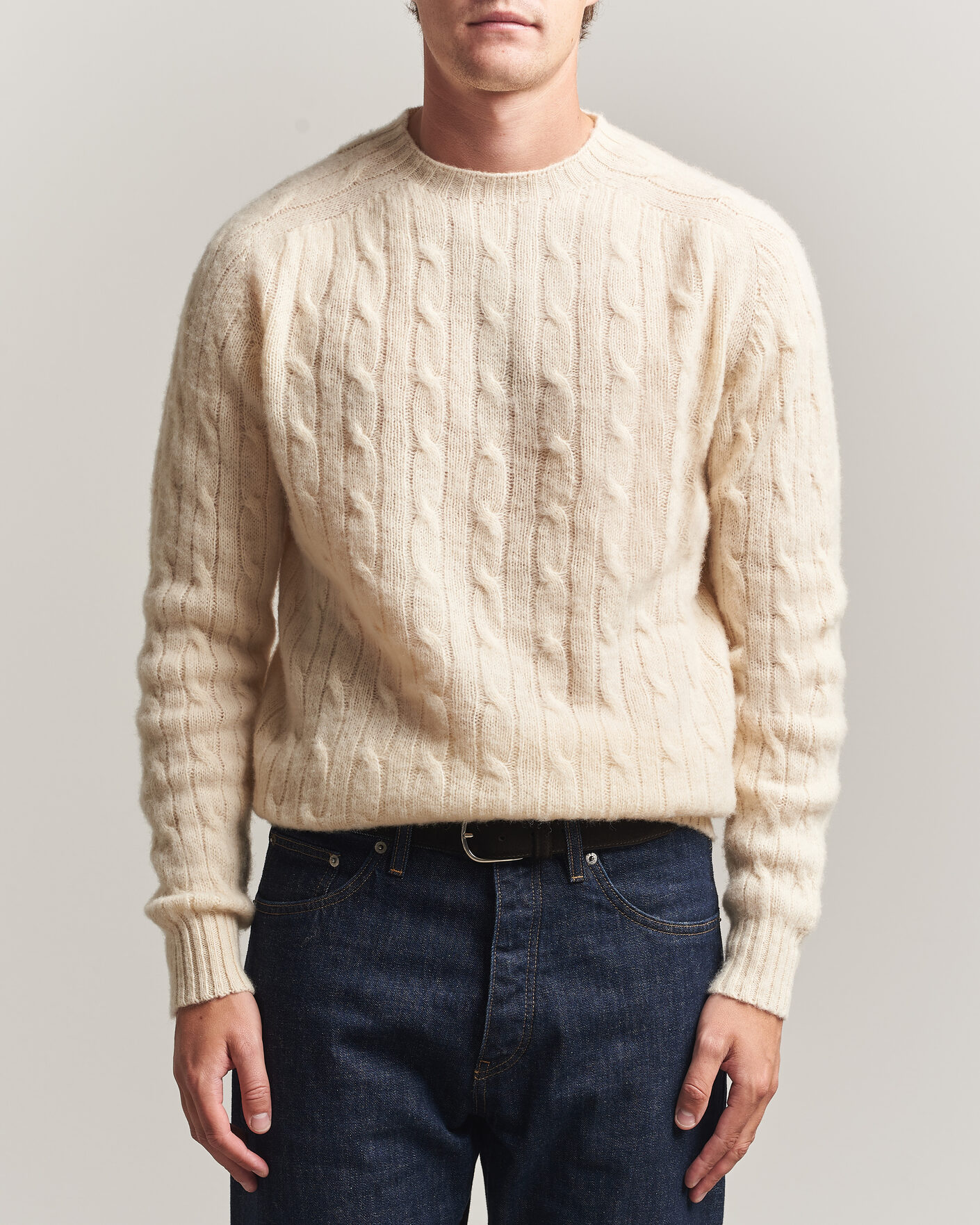 Herre | Trøjer | Harley Of Scotland | Brushed Supersoft Lambswool Cable Vanilla