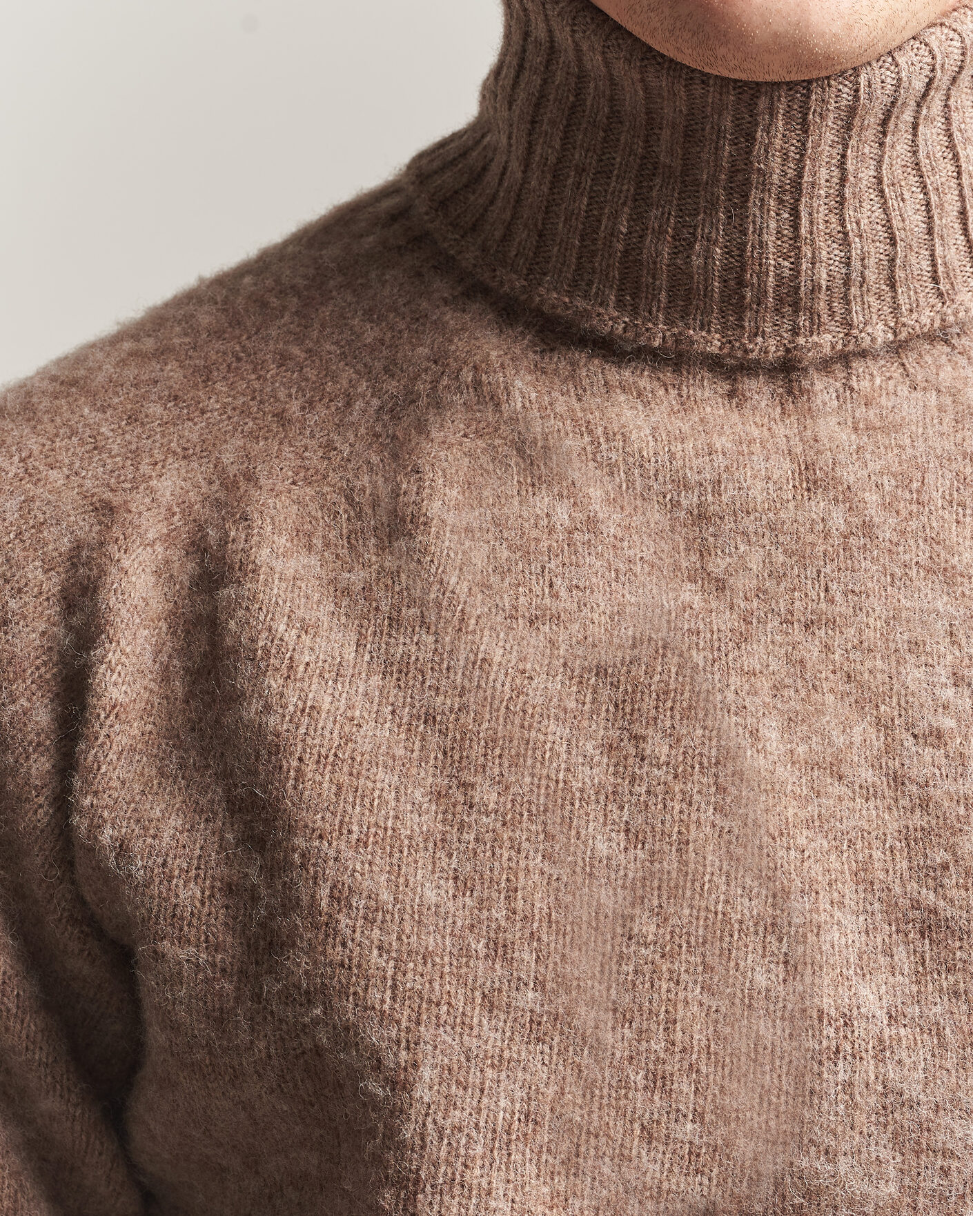 Herre | Trøjer | Harley Of Scotland | Brushed Supersoft Lambswool Rollneck Tundra