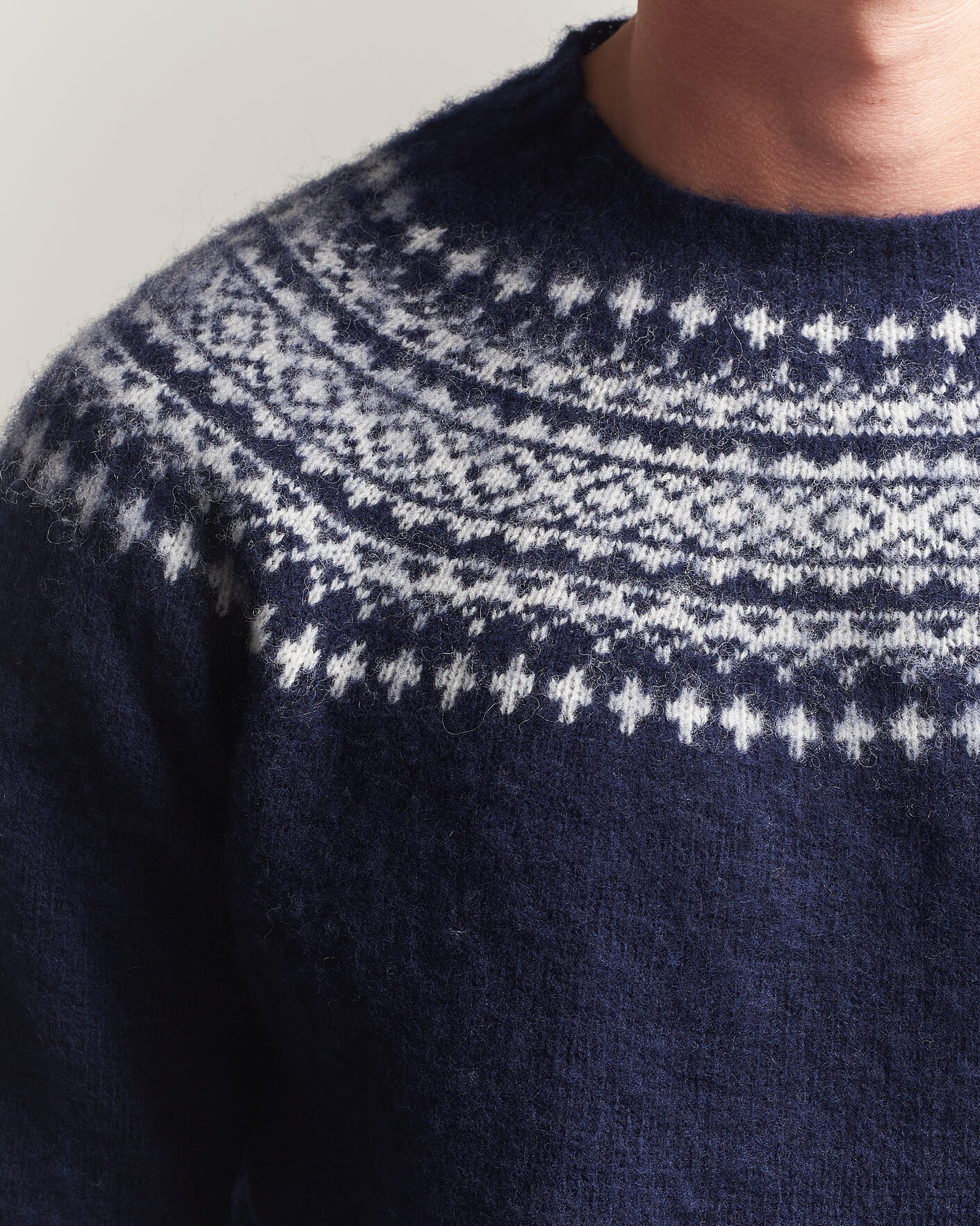 Herre | Trøjer | Harley Of Scotland | Brushed Supersoft Lambswool Yolk Fairisle Navy/Snow White