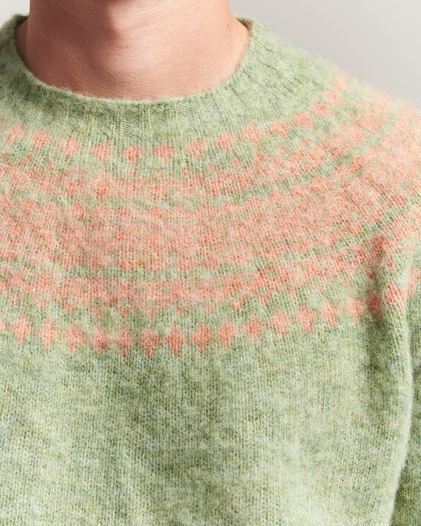 Herre | Trøjer | Harley Of Scotland | Brushed Supersoft Lambswool Yolk Fairisle Sage/Parfait