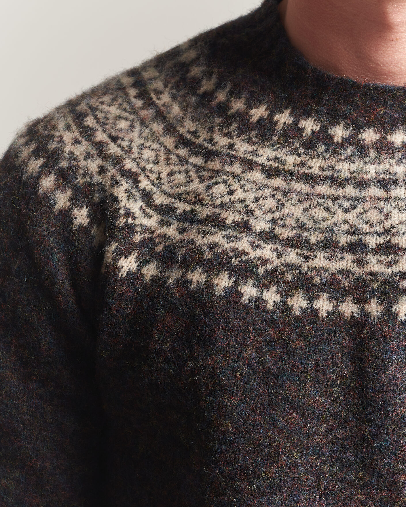 Herre | Trøjer | Harley Of Scotland | Brushed Supersoft Lambswool Yolk Fairisle Volcano/Cameo